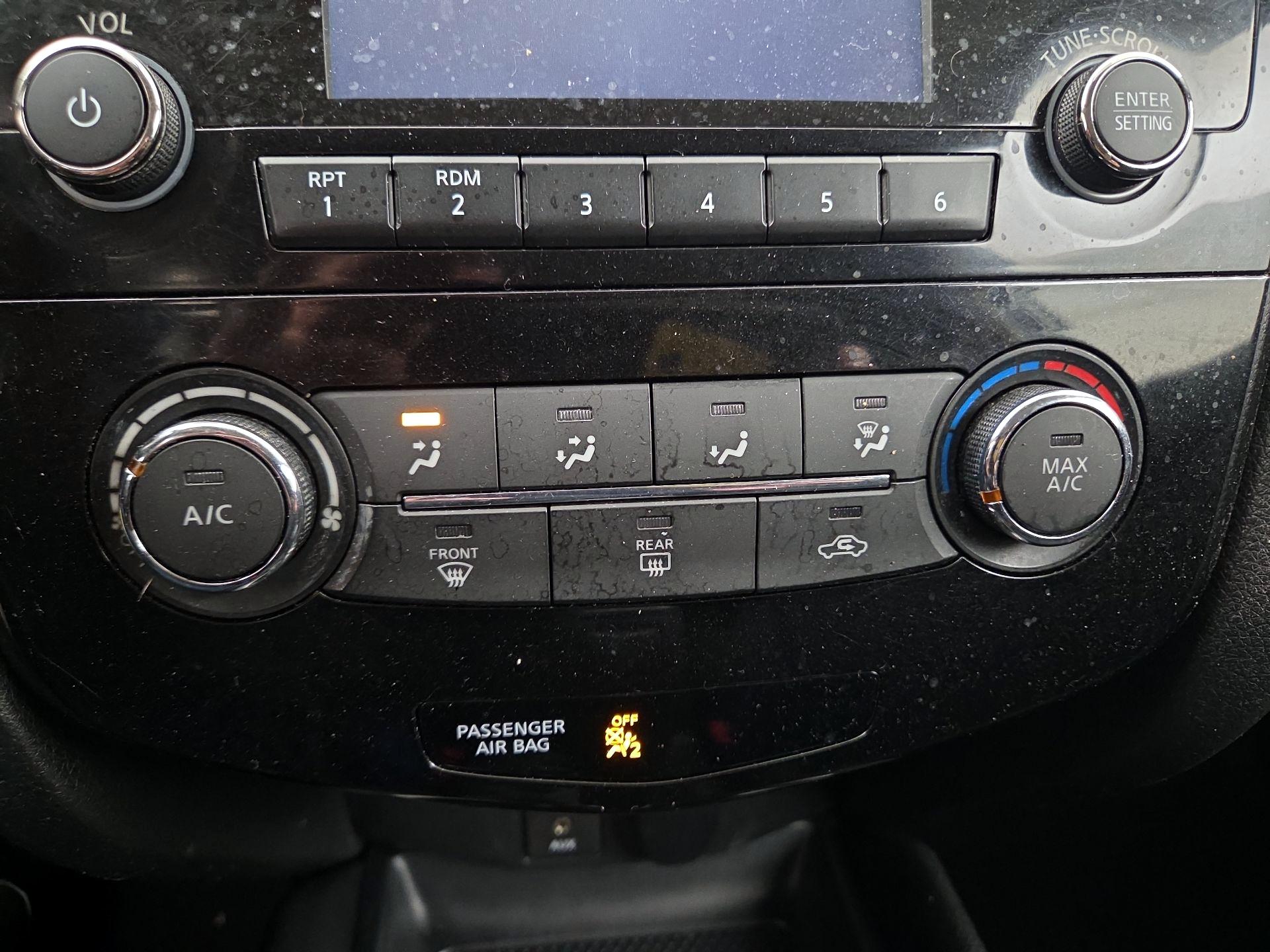 Thumbnail: 2016 Nissan Rogue - 16