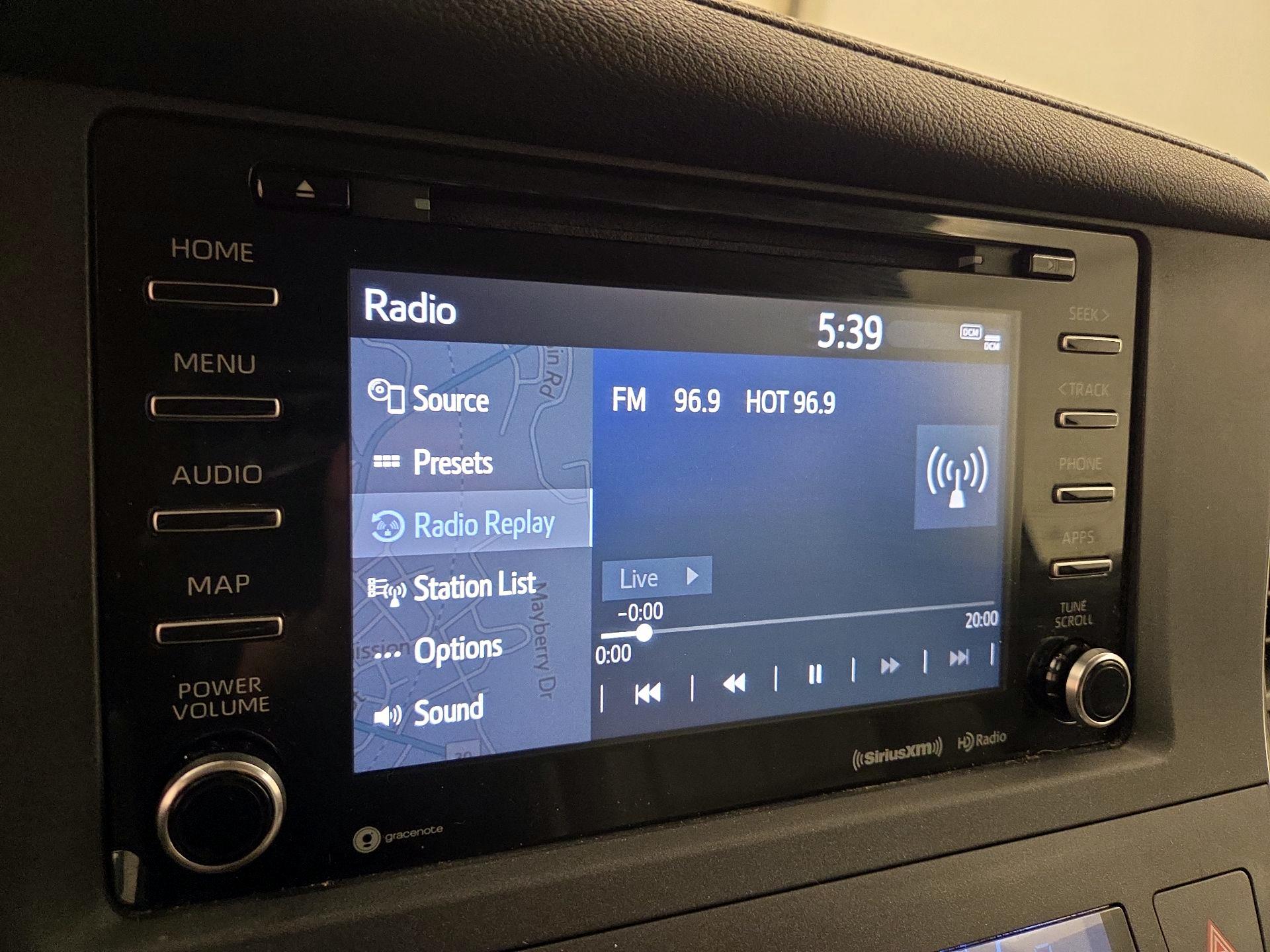 Thumbnail: 2019 Toyota Sienna - 16