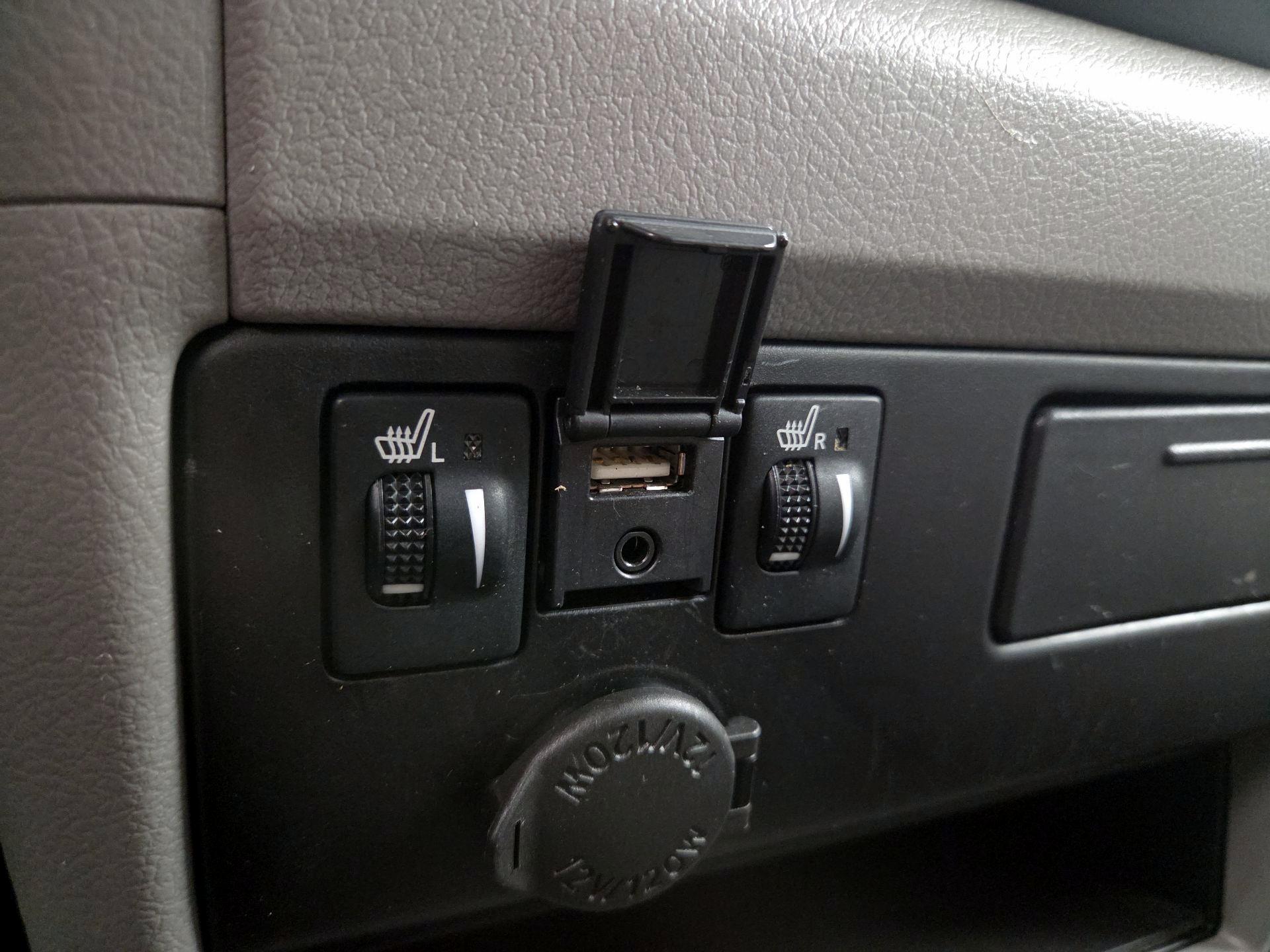 Thumbnail: 2019 Toyota Sienna - 19