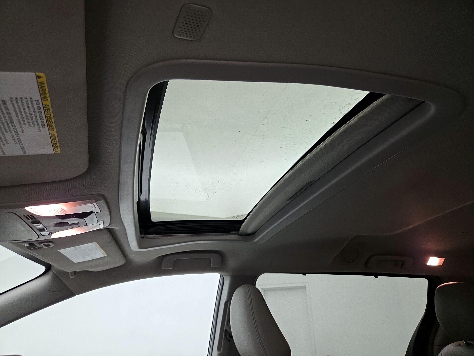 Thumbnail: 2019 Toyota Sienna - 20