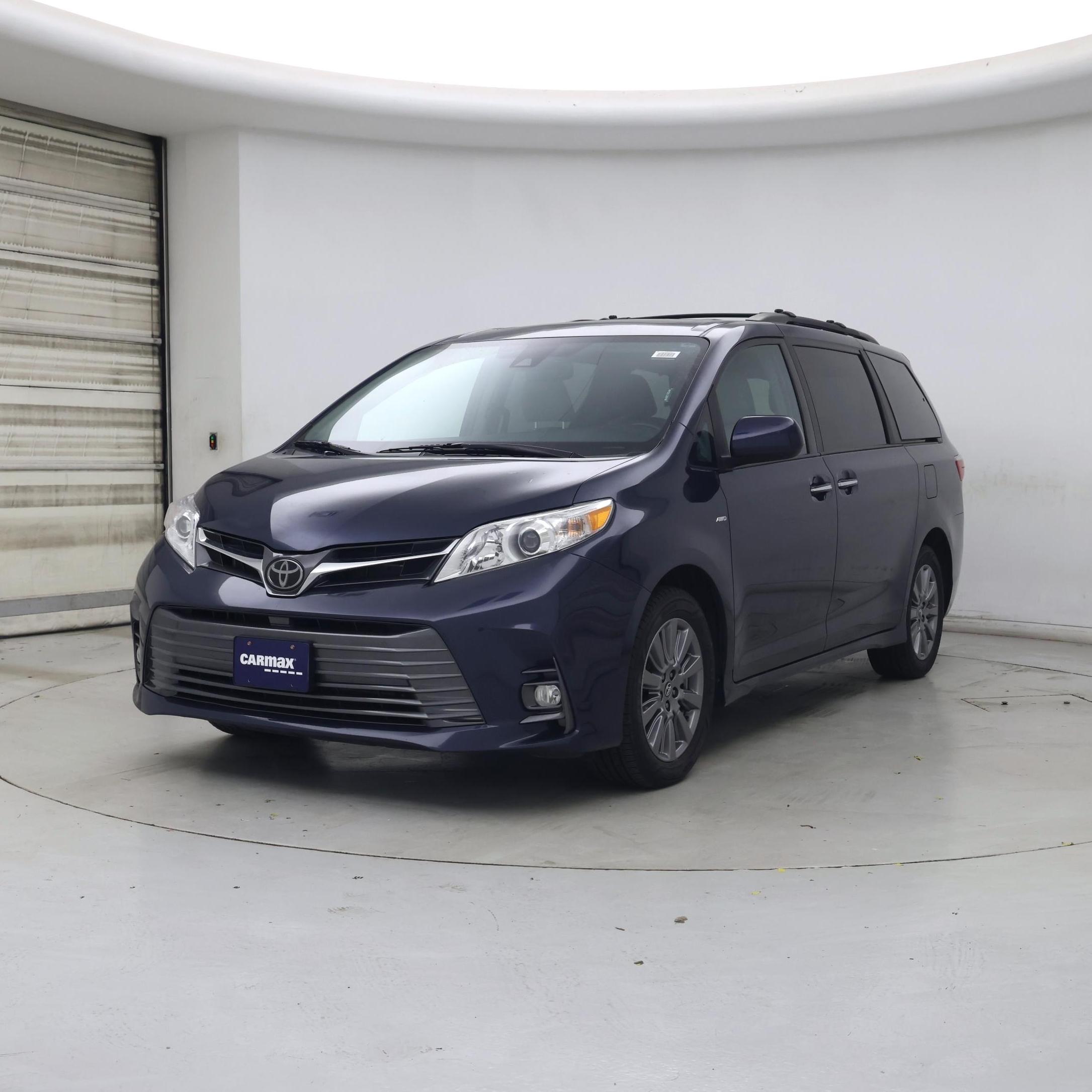 Thumbnail: 2019 Toyota Sienna - 4