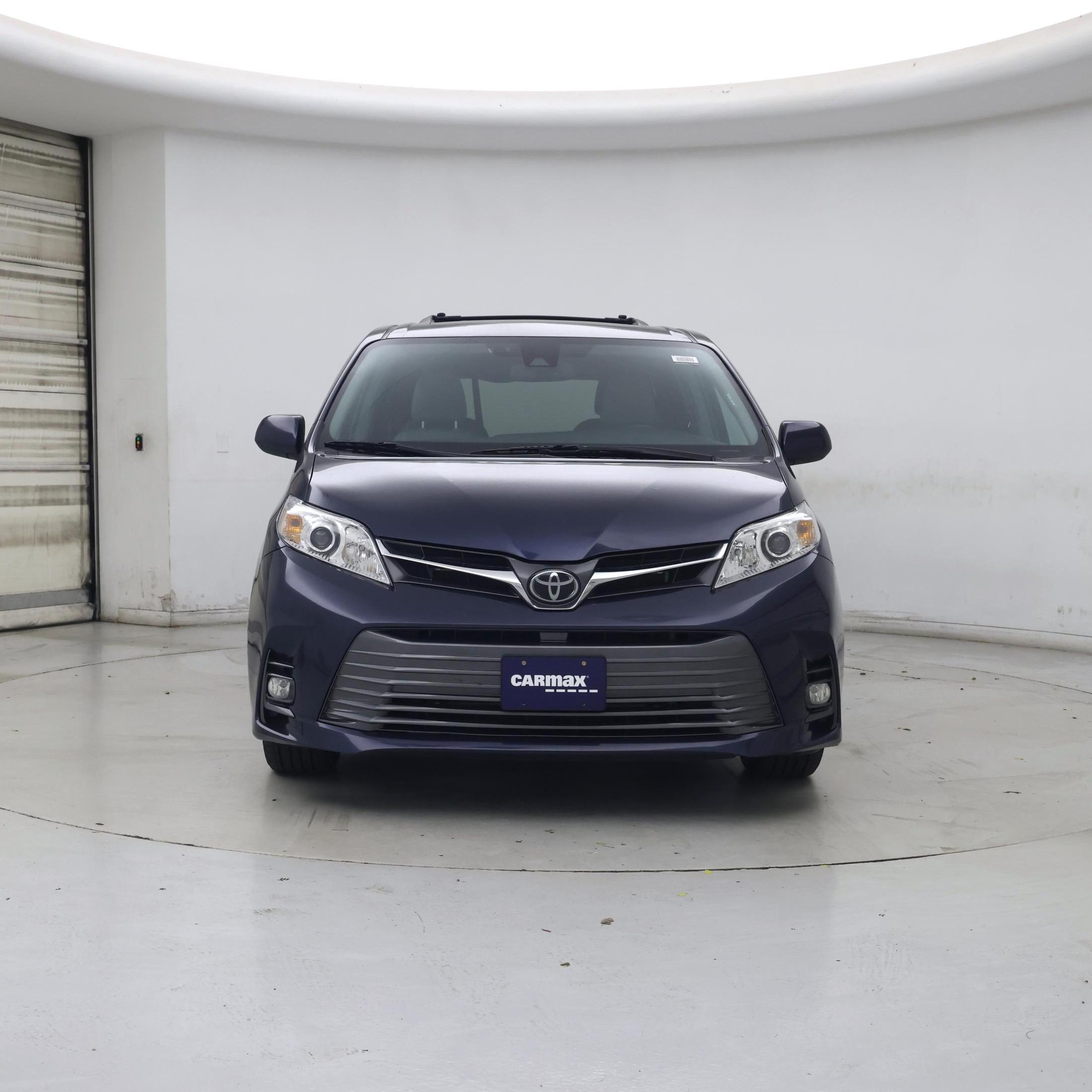 Thumbnail: 2019 Toyota Sienna - 5