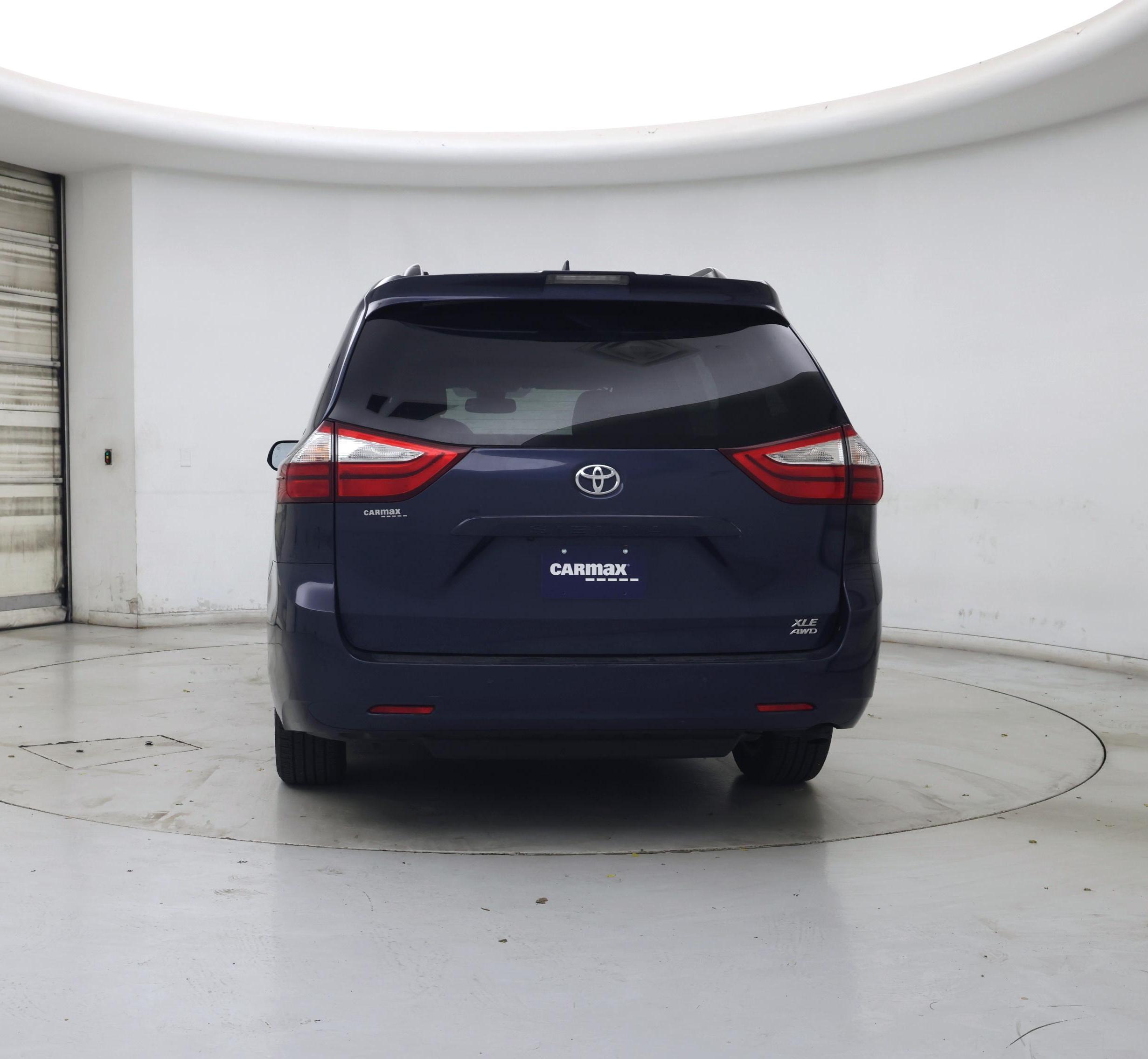 Thumbnail: 2019 Toyota Sienna - 6