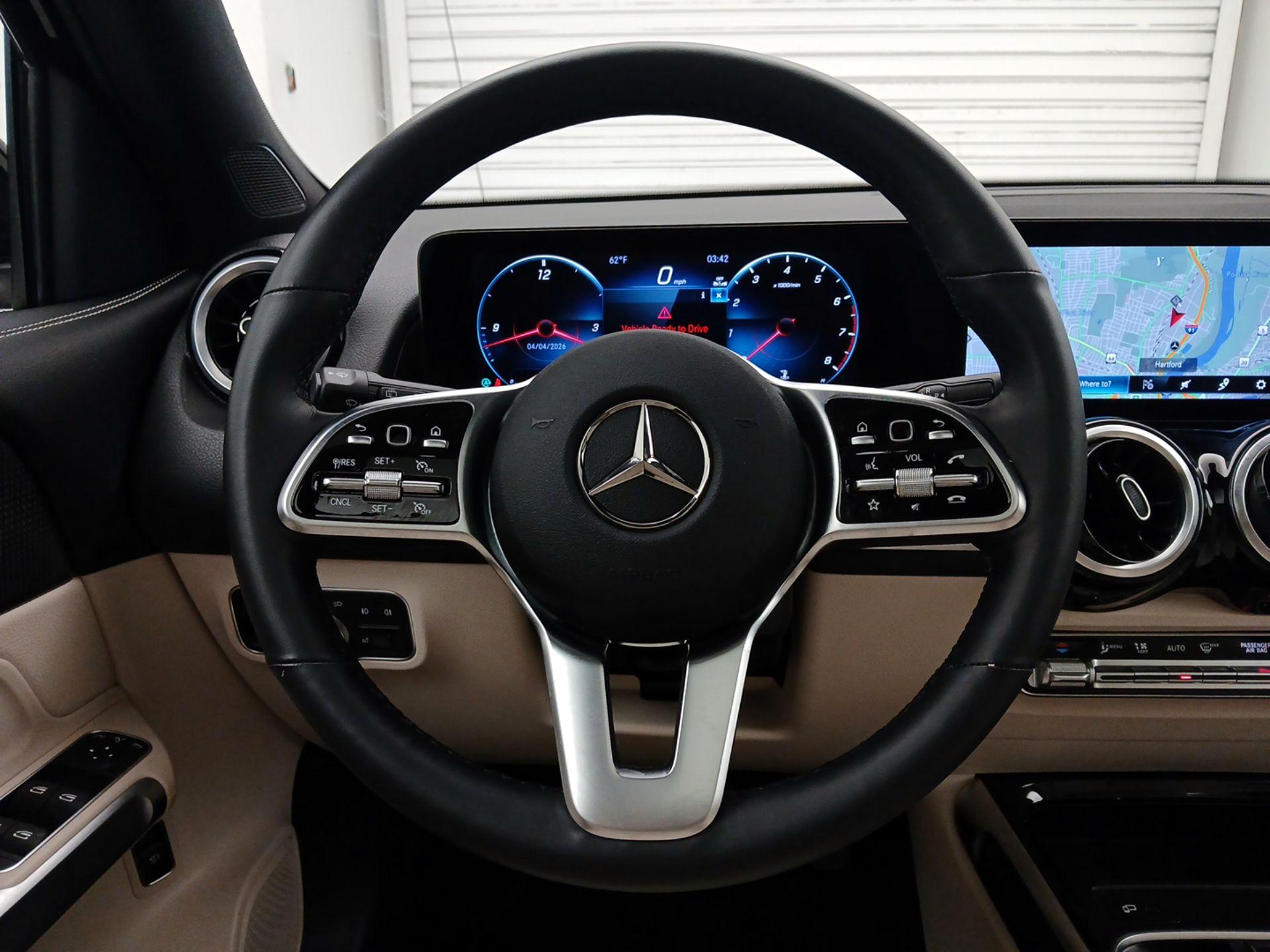 Thumbnail: 2023 Mercedes-Benz GLB - 10