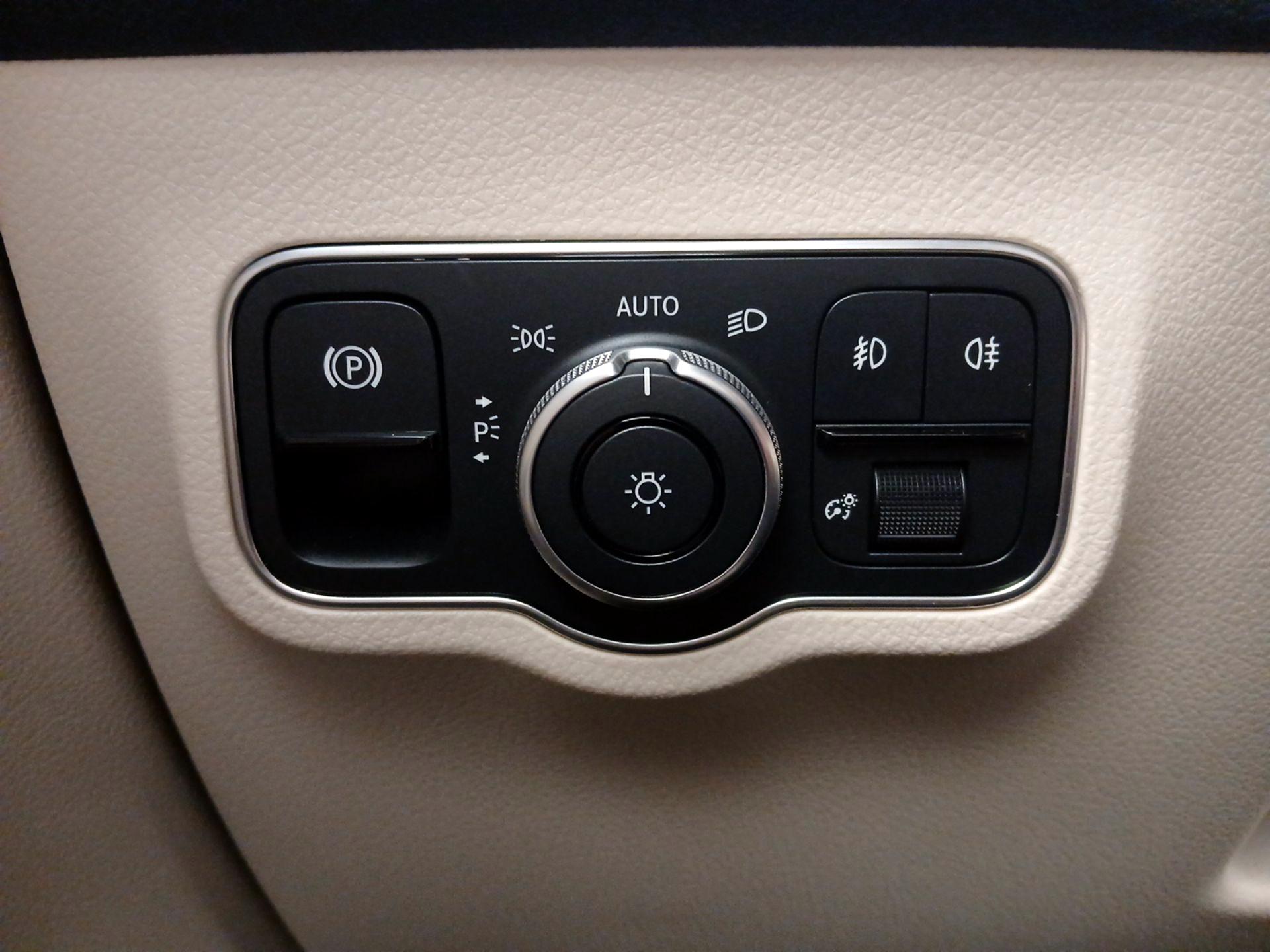 Thumbnail: 2023 Mercedes-Benz GLB - 13