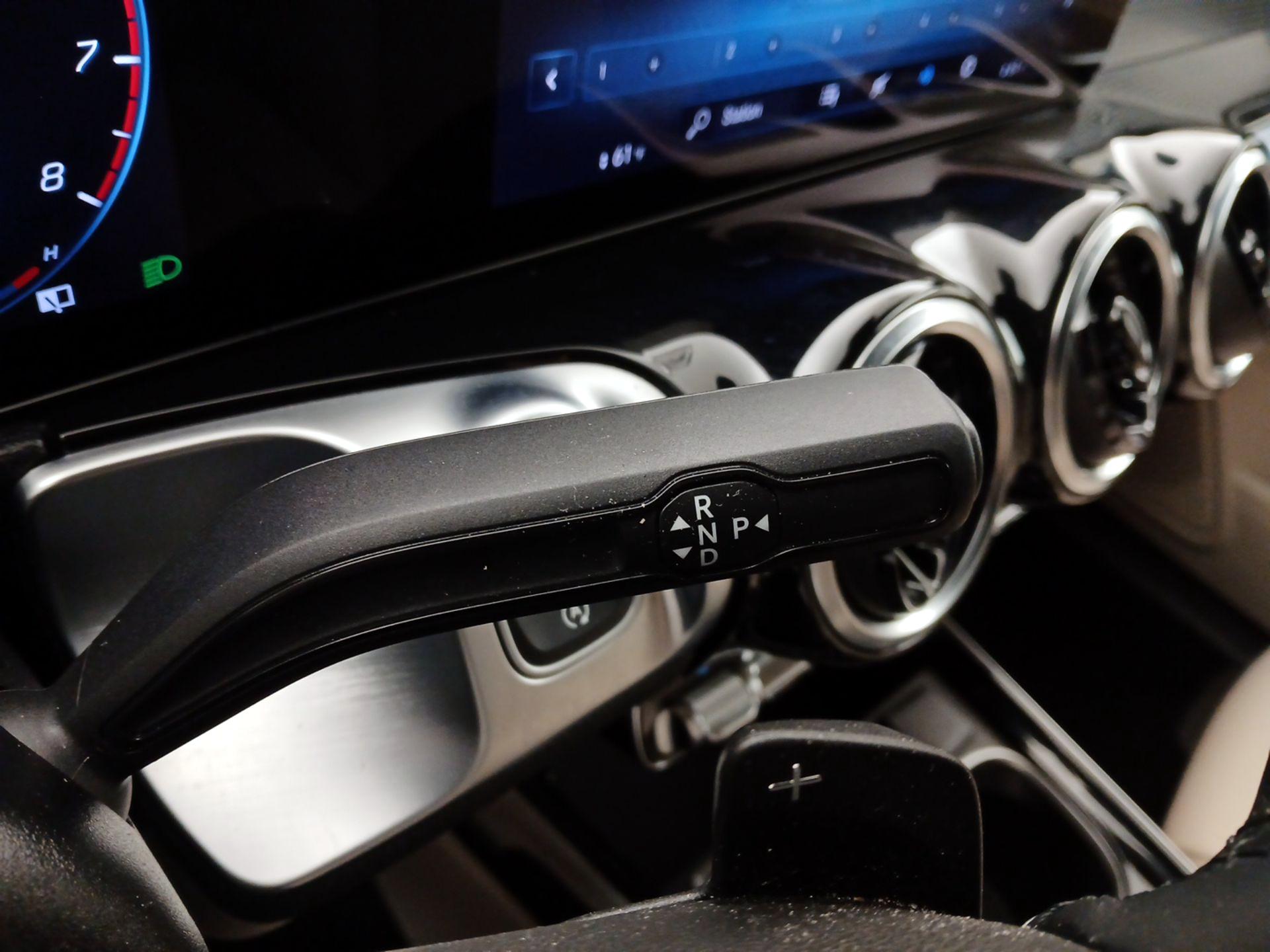 Thumbnail: 2023 Mercedes-Benz GLB - 18