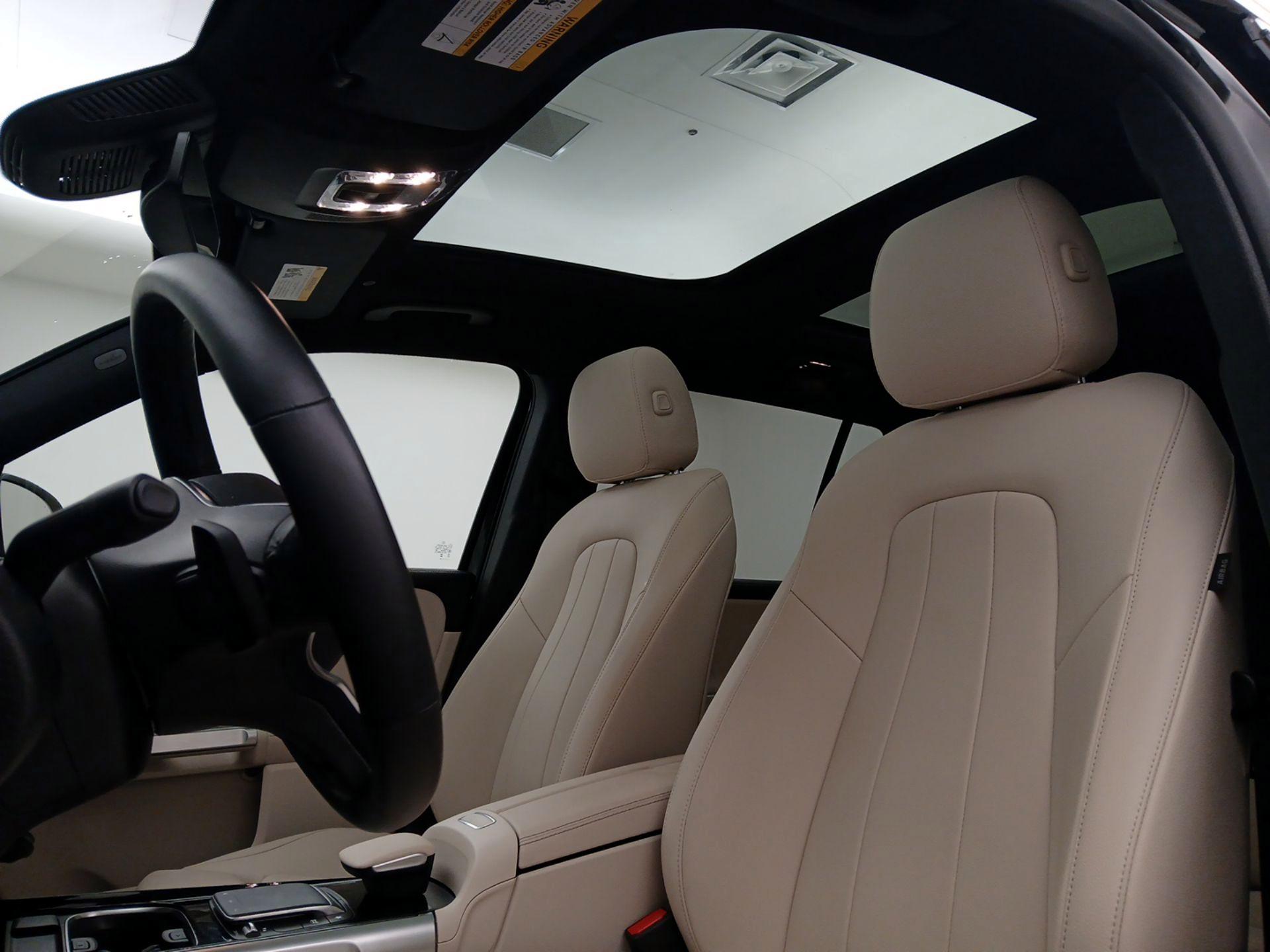 Thumbnail: 2023 Mercedes-Benz GLB - 20