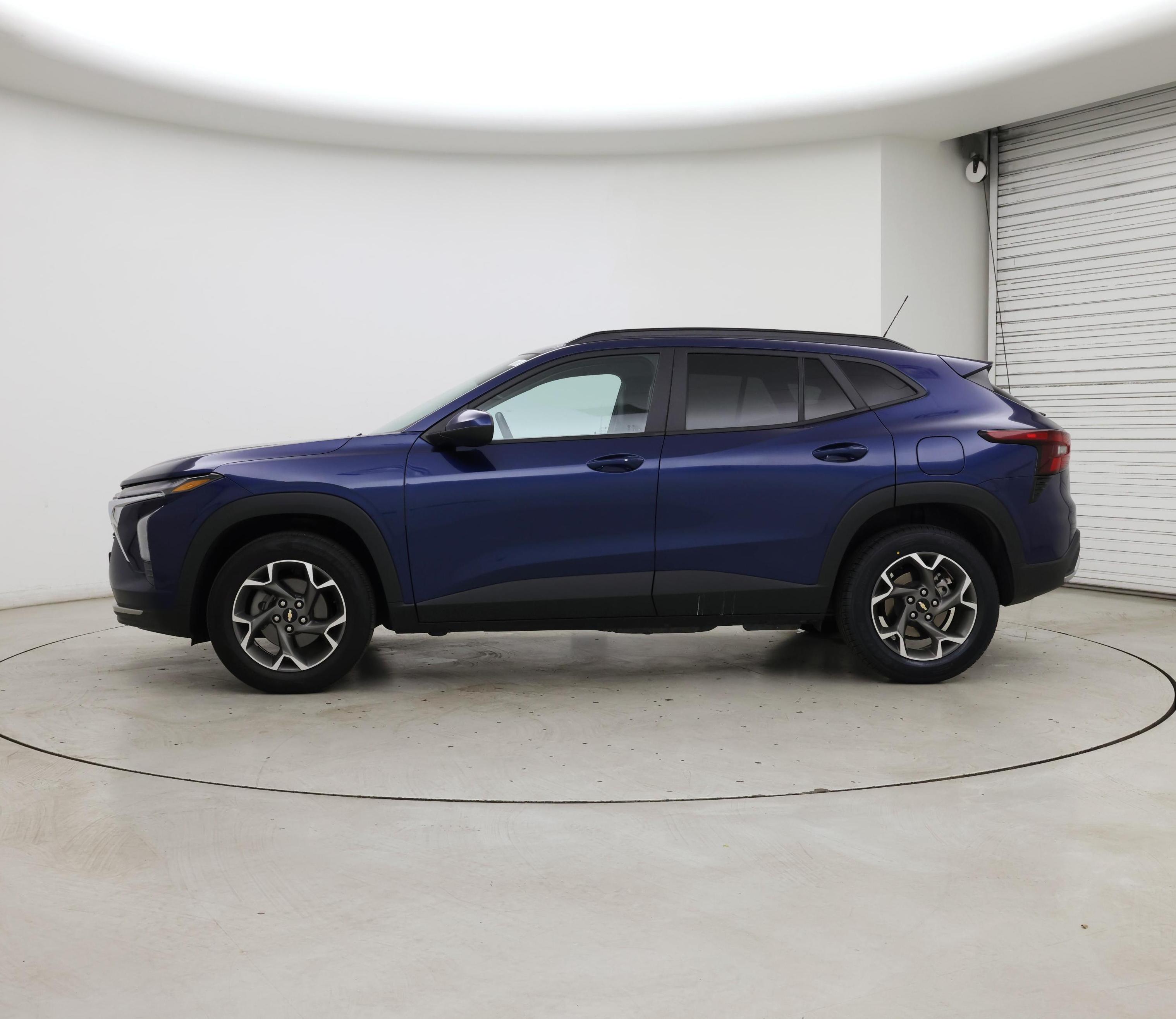 Thumbnail: 2024 Chevrolet Trax - 3