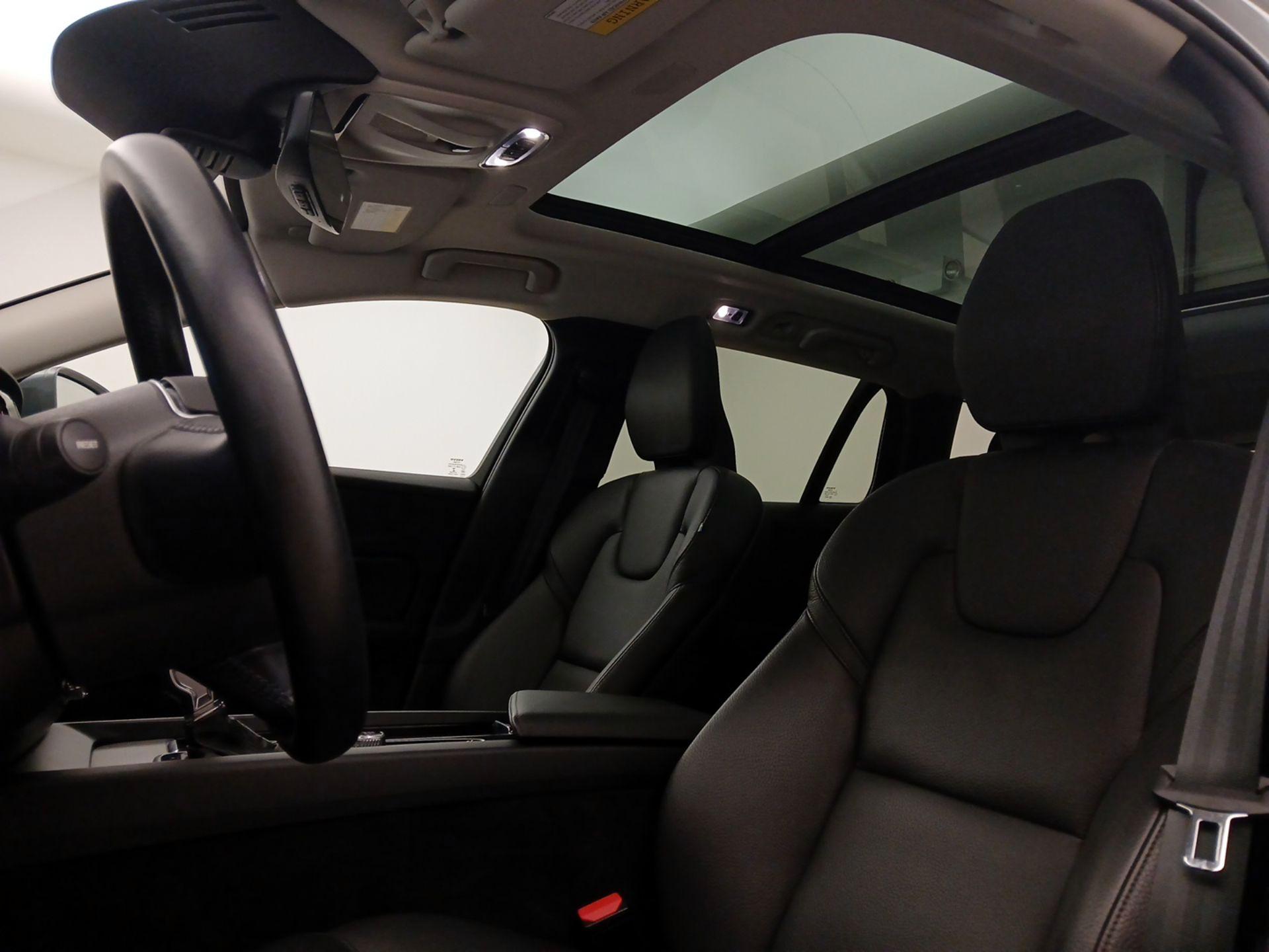 Thumbnail: 2021 Volvo S60 - 20