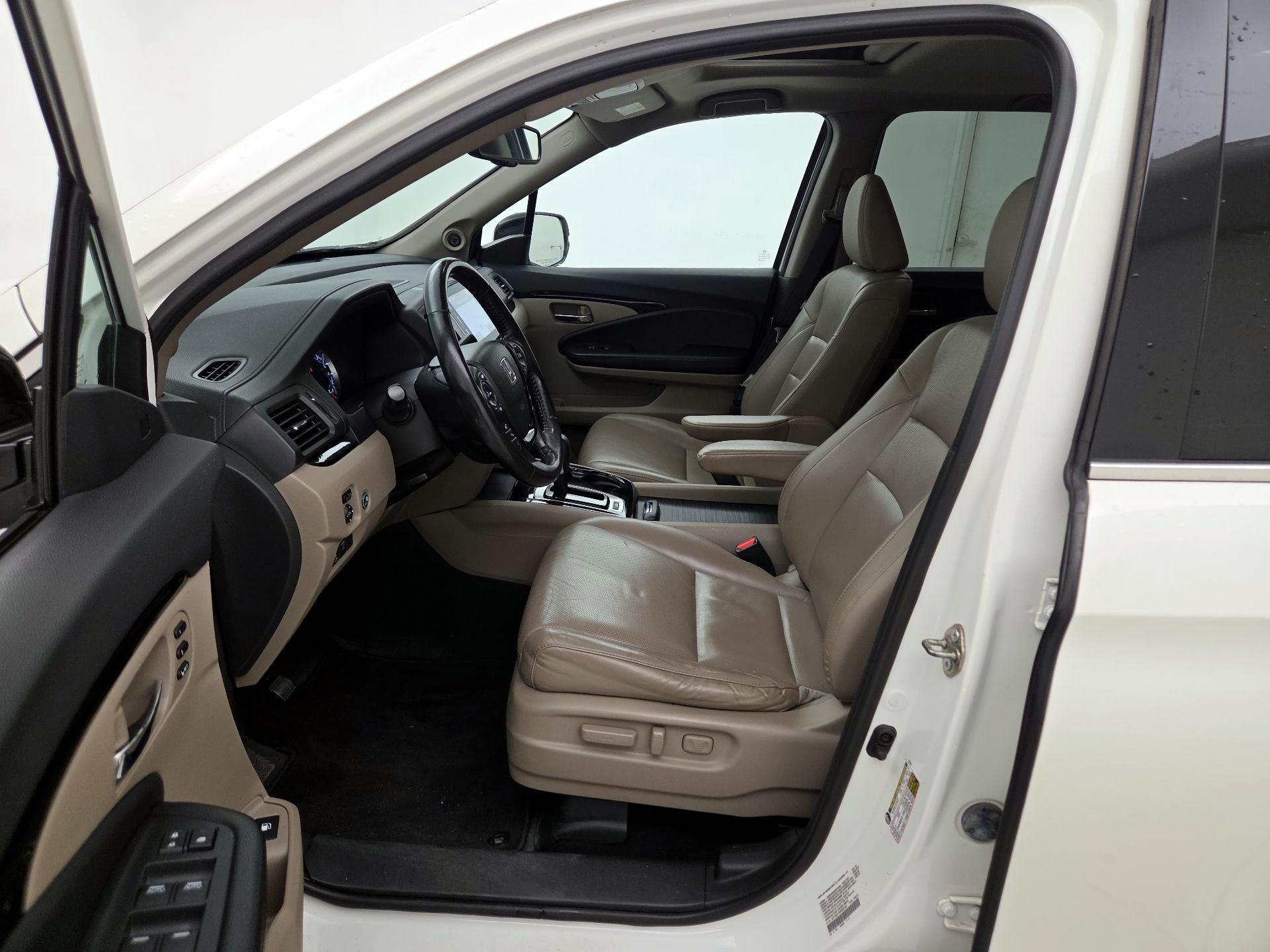 Thumbnail: 2017 Honda Ridgeline - 11