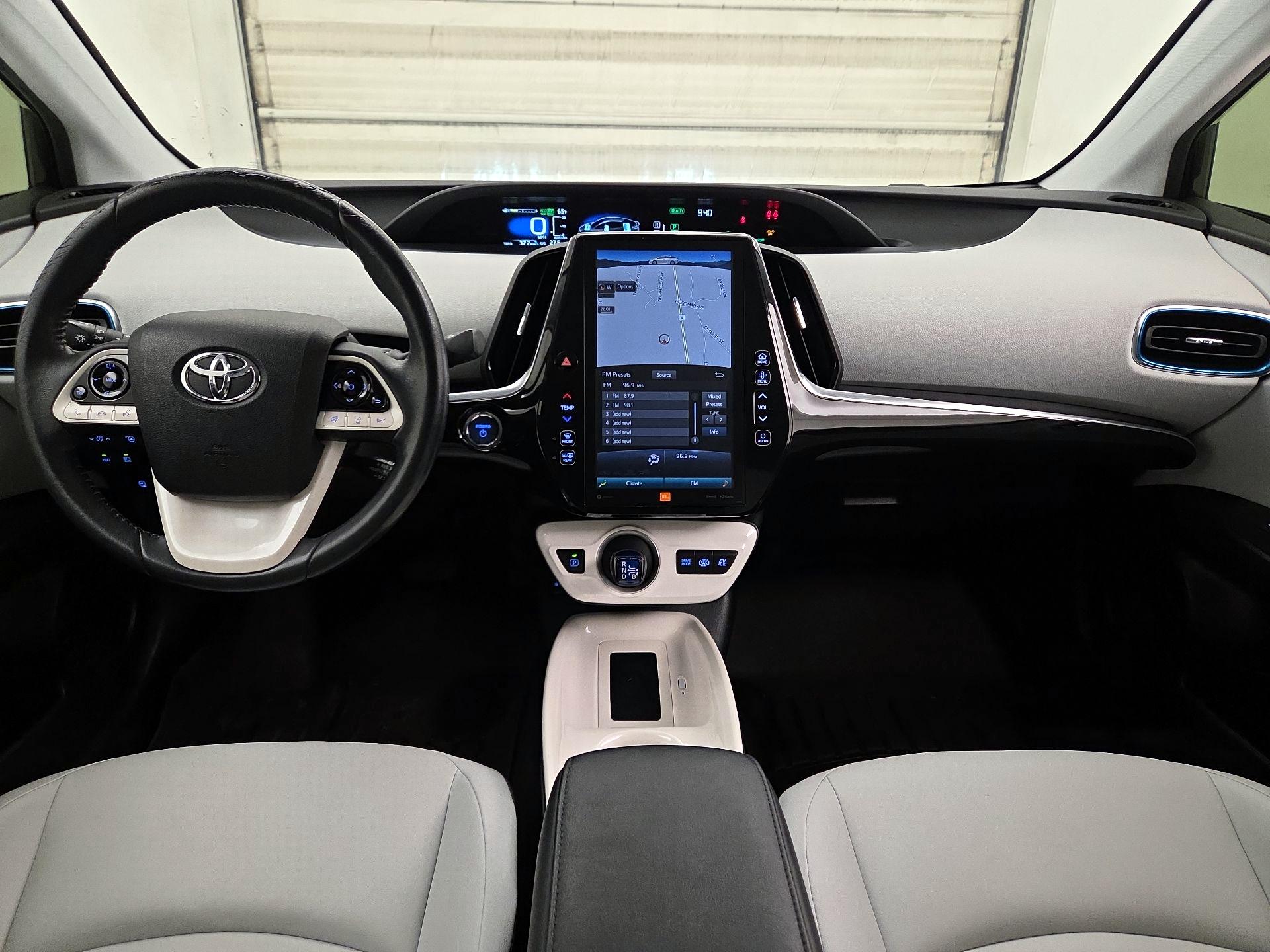 Thumbnail: 2017 Toyota Prius Prime - 9
