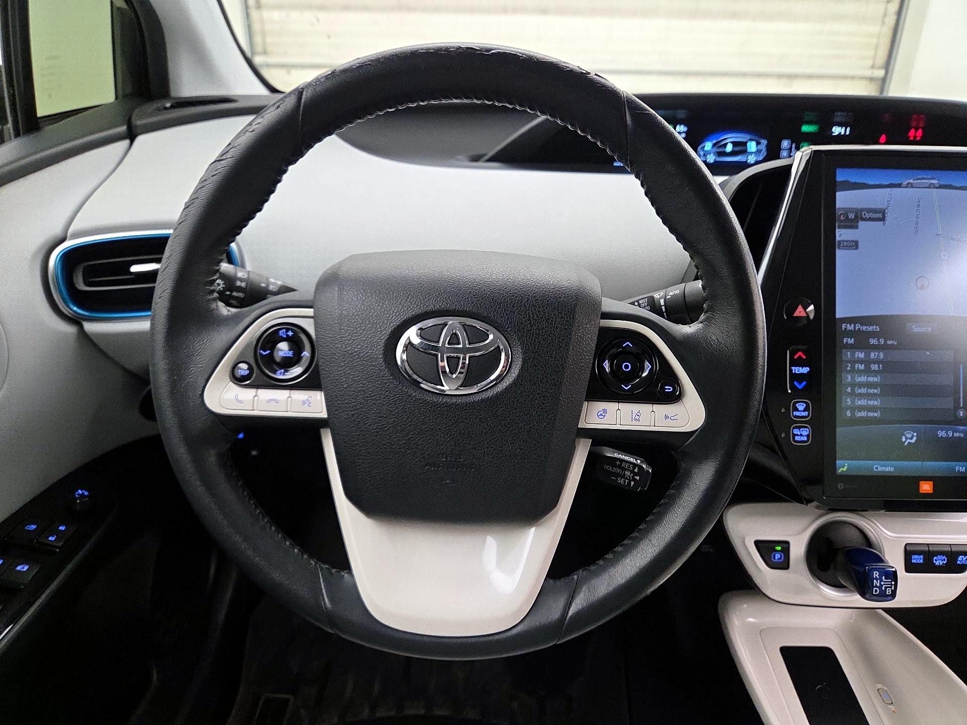 Thumbnail: 2017 Toyota Prius Prime - 10