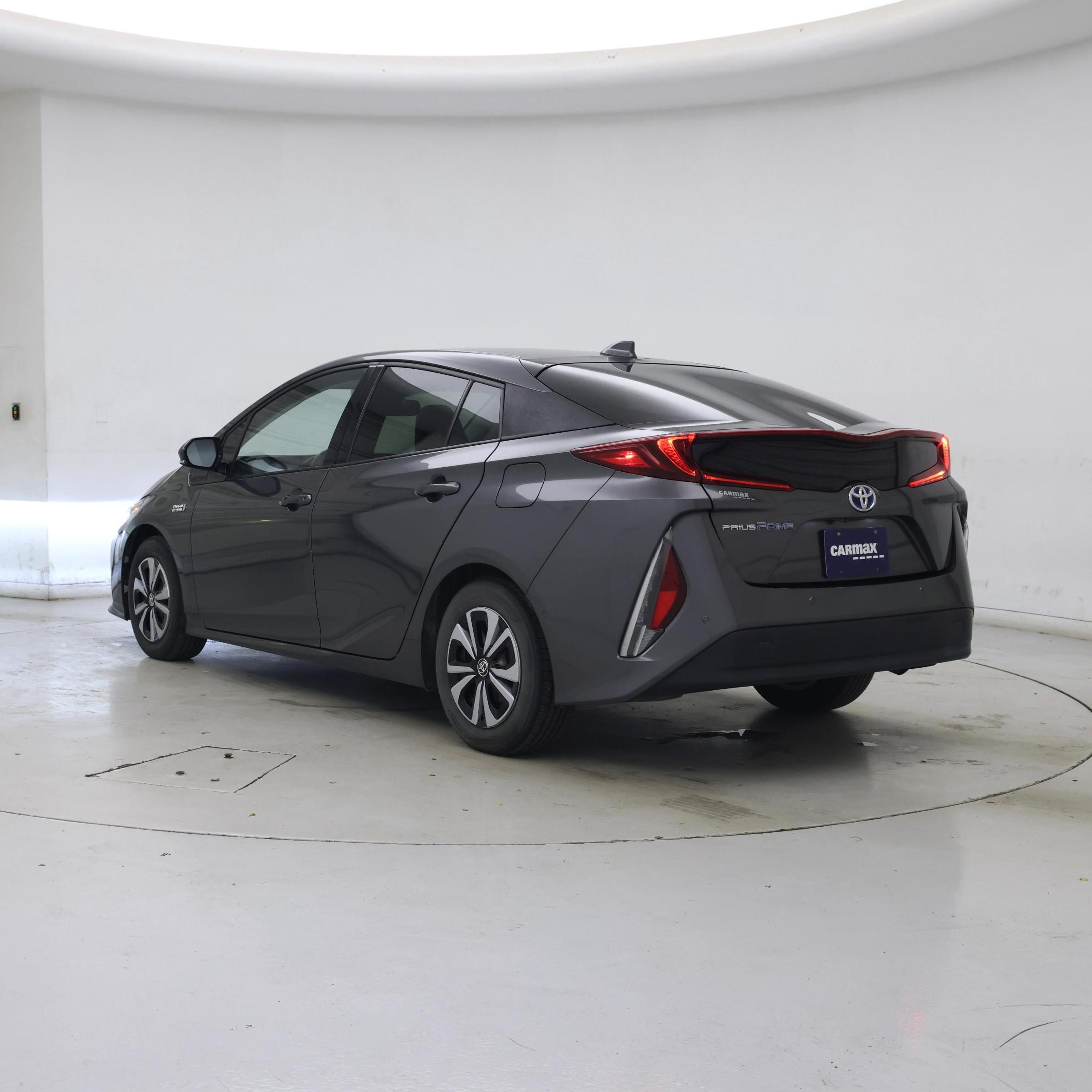 Thumbnail: 2017 Toyota Prius Prime - 2