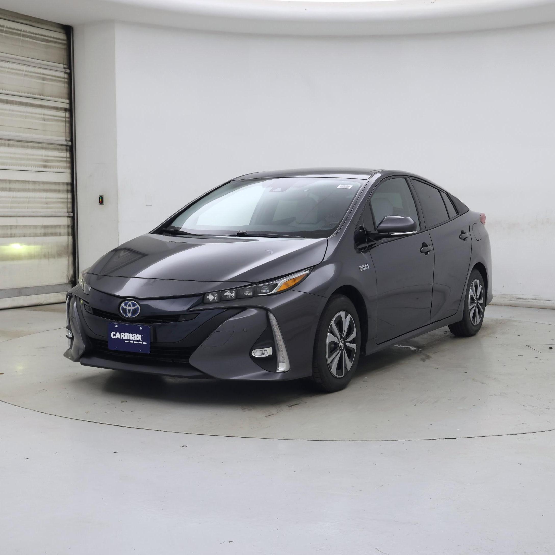 Thumbnail: 2017 Toyota Prius Prime - 4