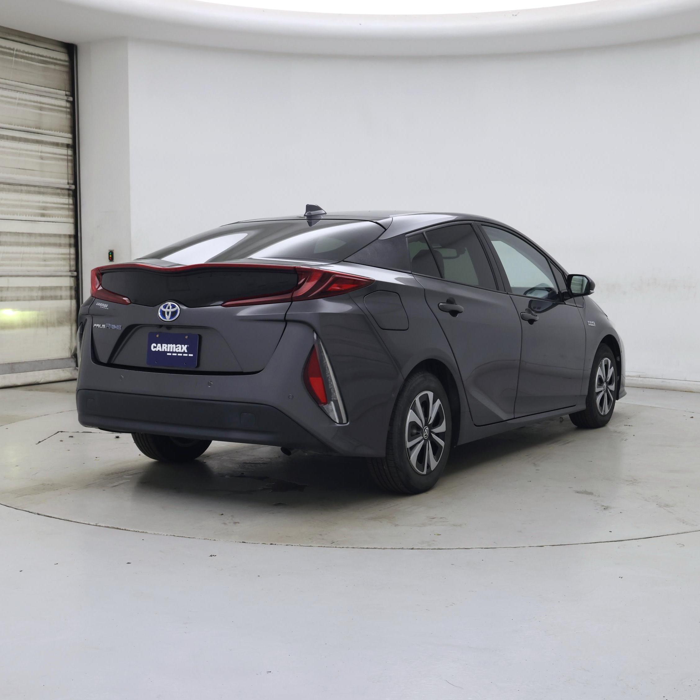 Thumbnail: 2017 Toyota Prius Prime - 8