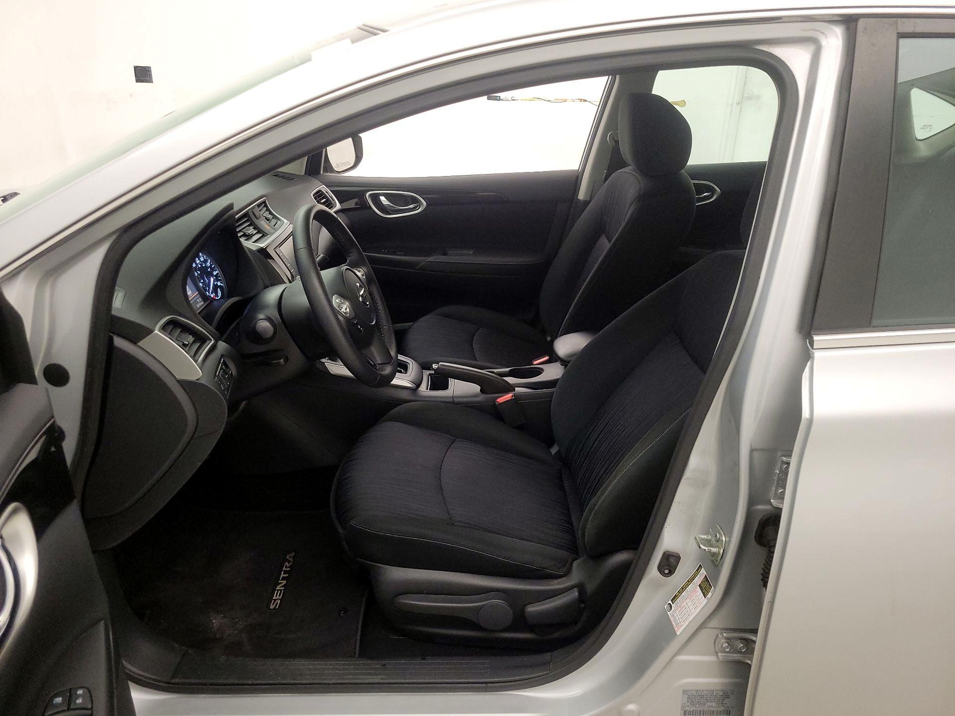 Thumbnail: 2019 Nissan Sentra - 11