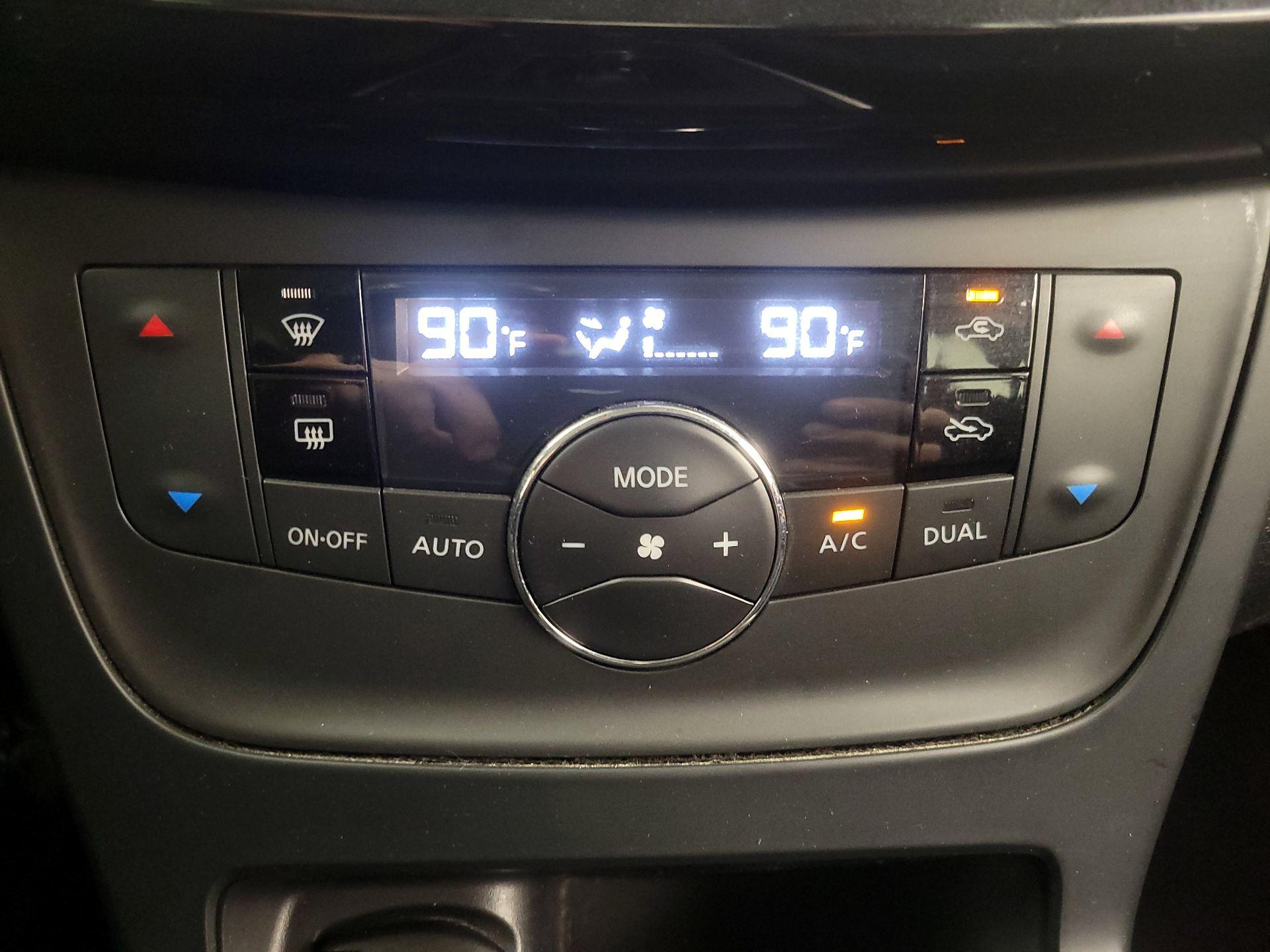 Thumbnail: 2019 Nissan Sentra - 16