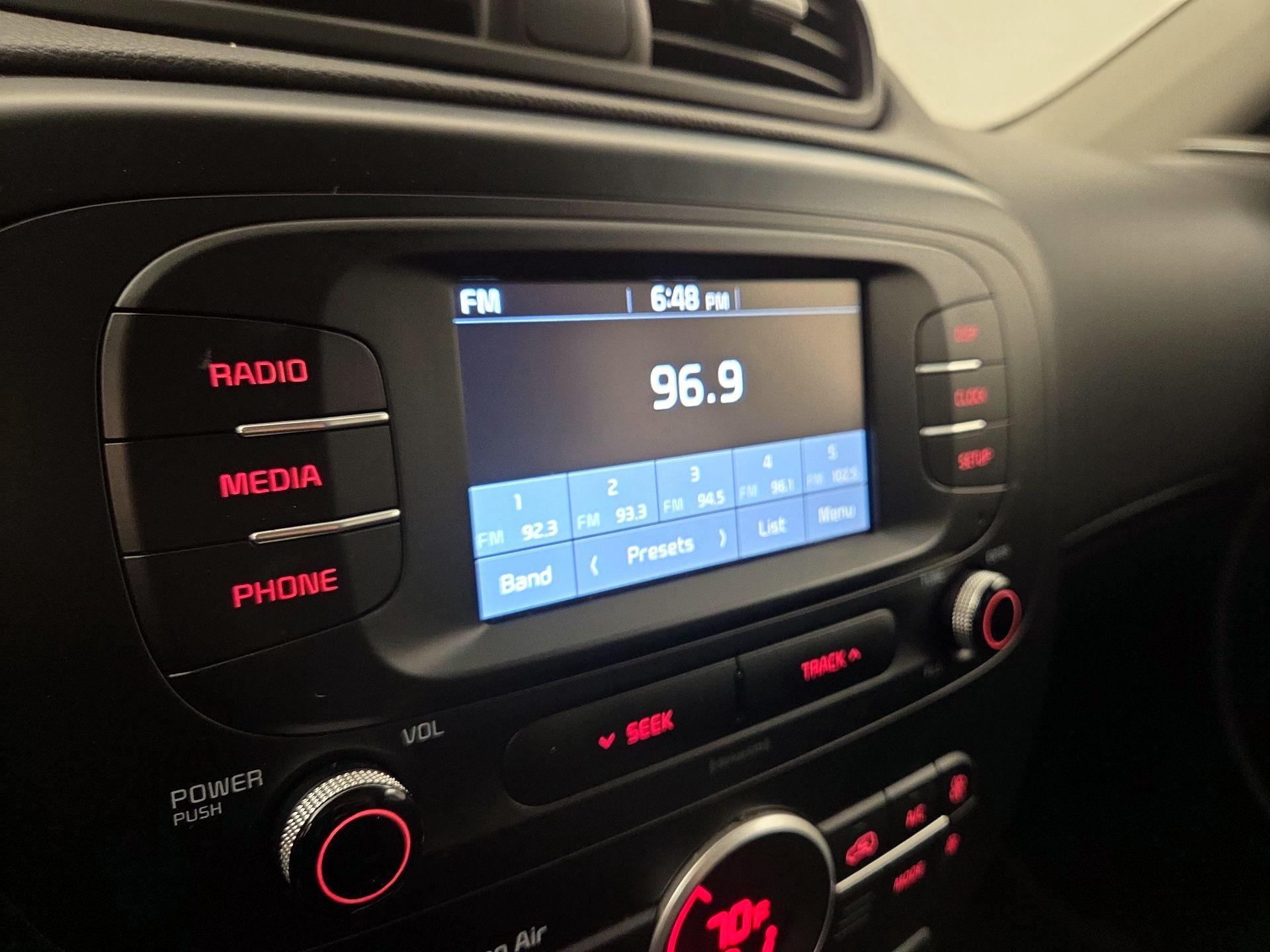 Thumbnail: 2017 Kia Soul - 15