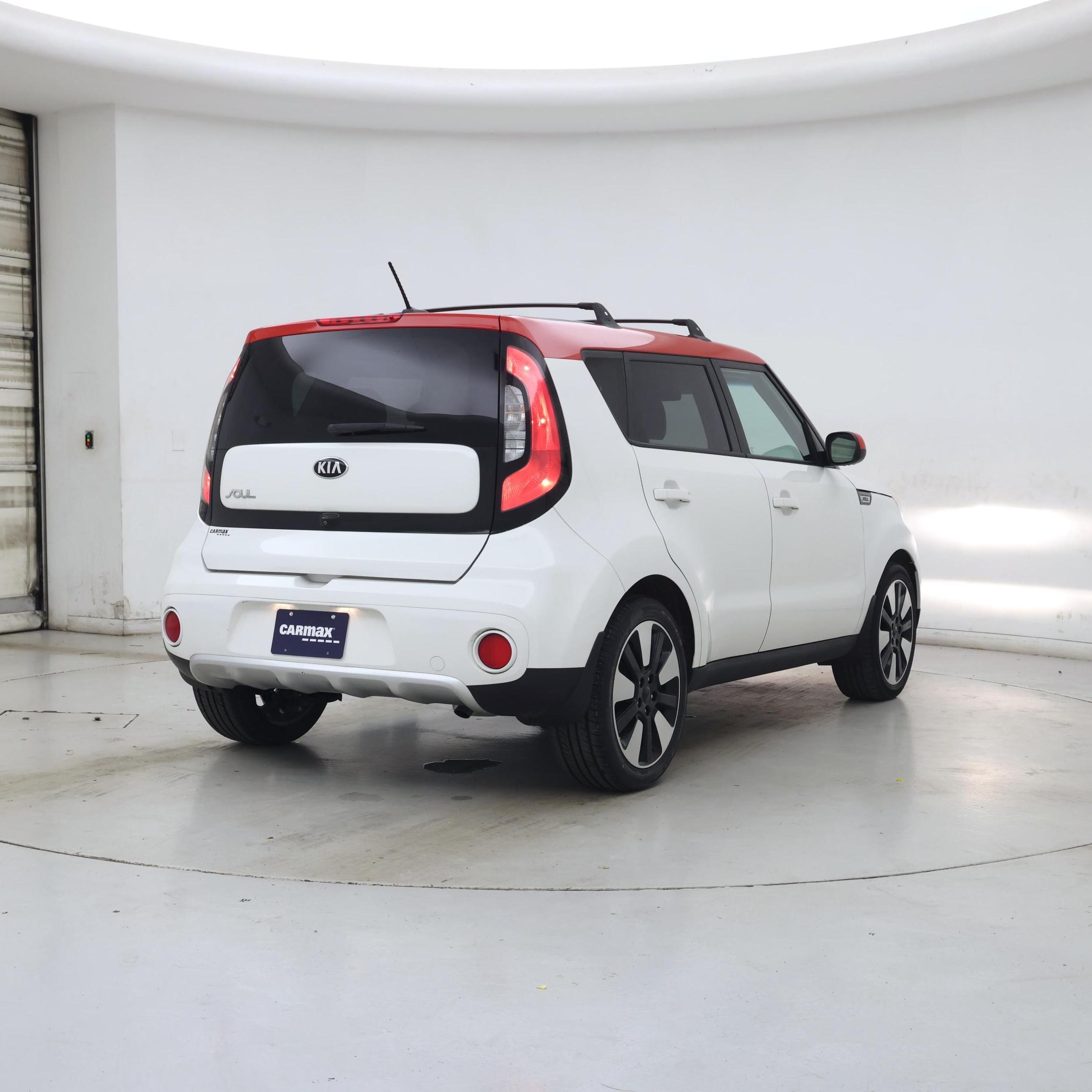 Thumbnail: 2017 Kia Soul - 8