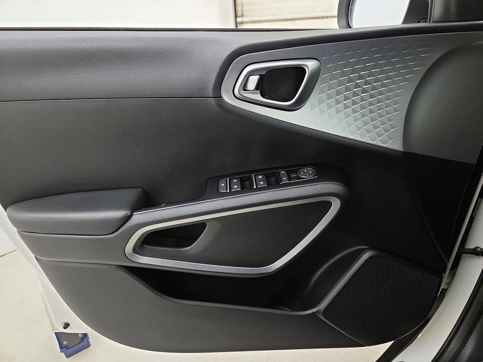 Thumbnail: 2022 Kia Soul - 10