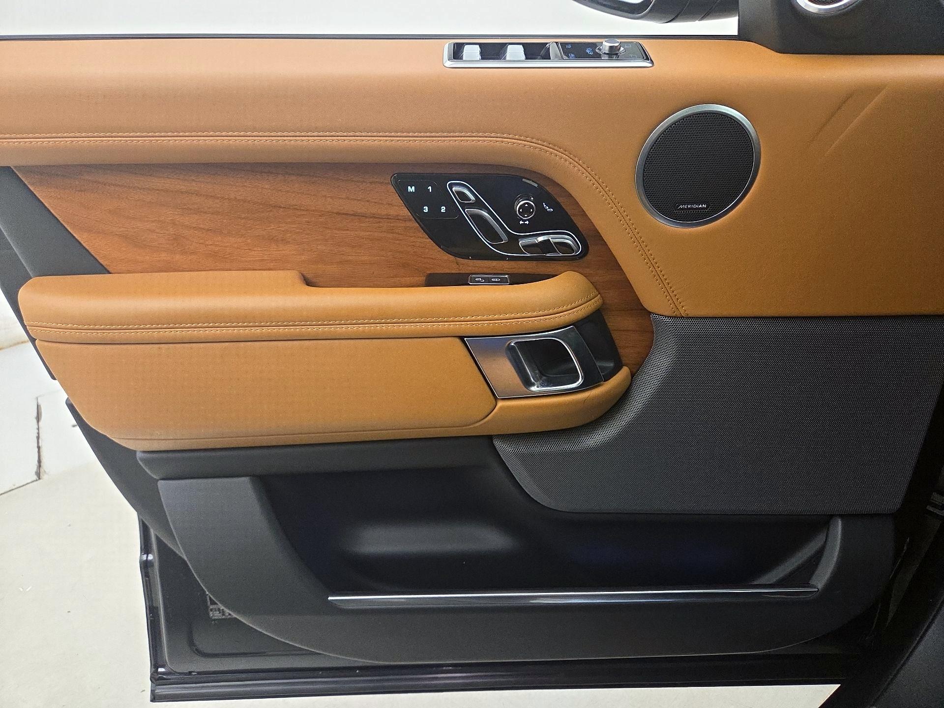 Thumbnail: 2018 Land Rover Range Rover - 12