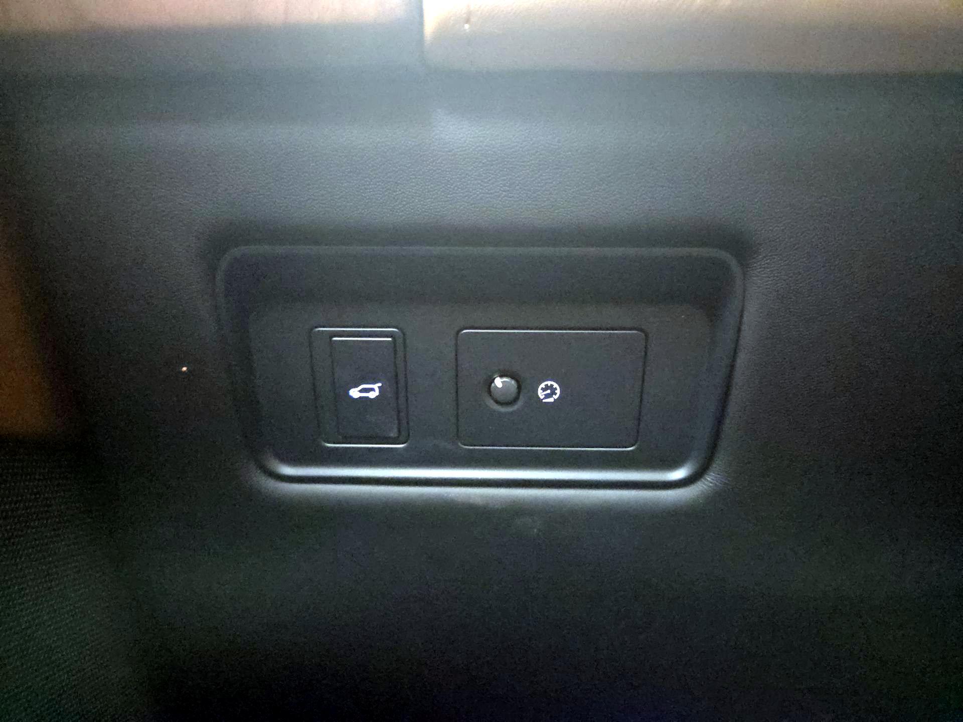 Thumbnail: 2018 Land Rover Range Rover - 13