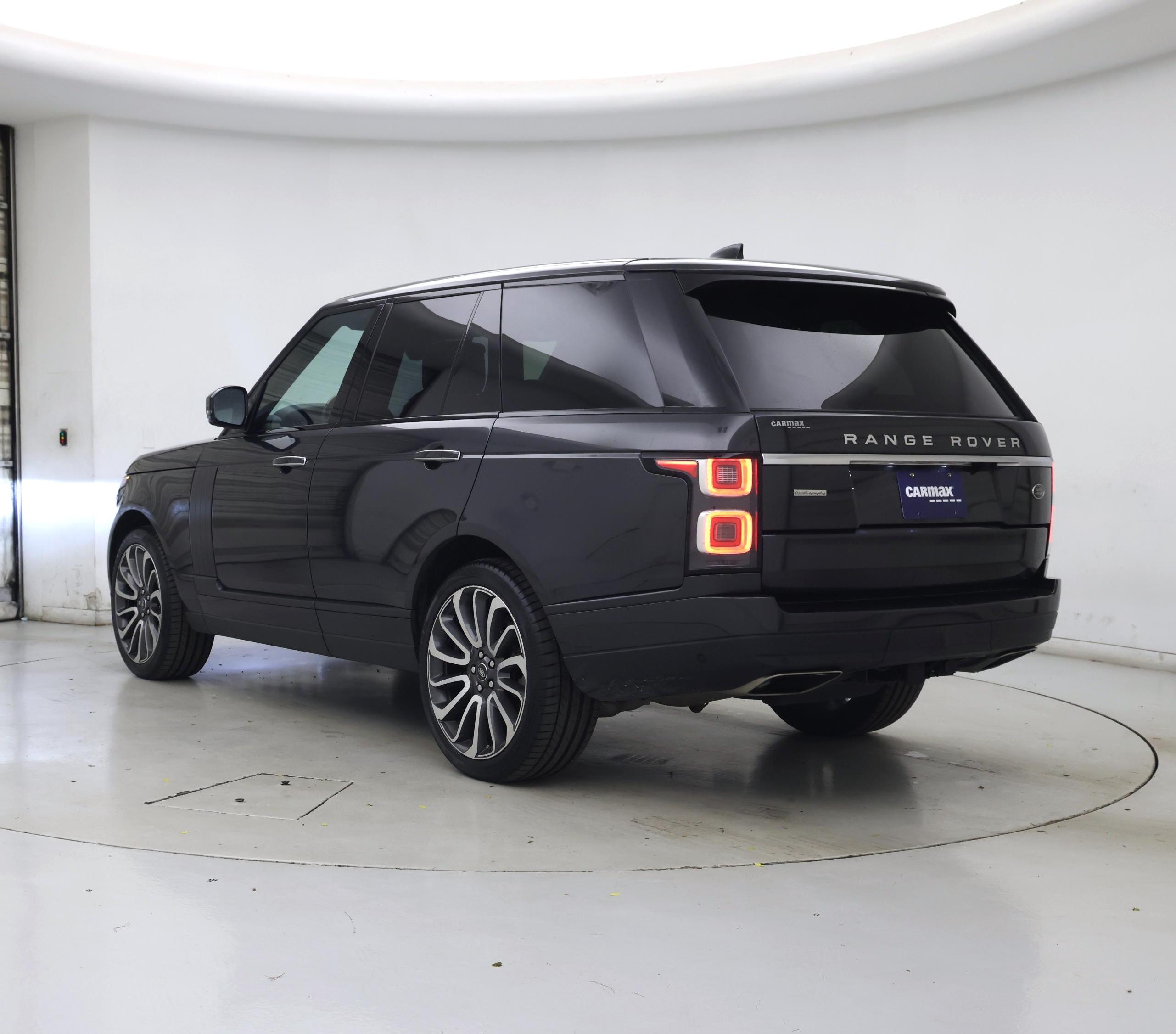 Thumbnail: 2018 Land Rover Range Rover - 2
