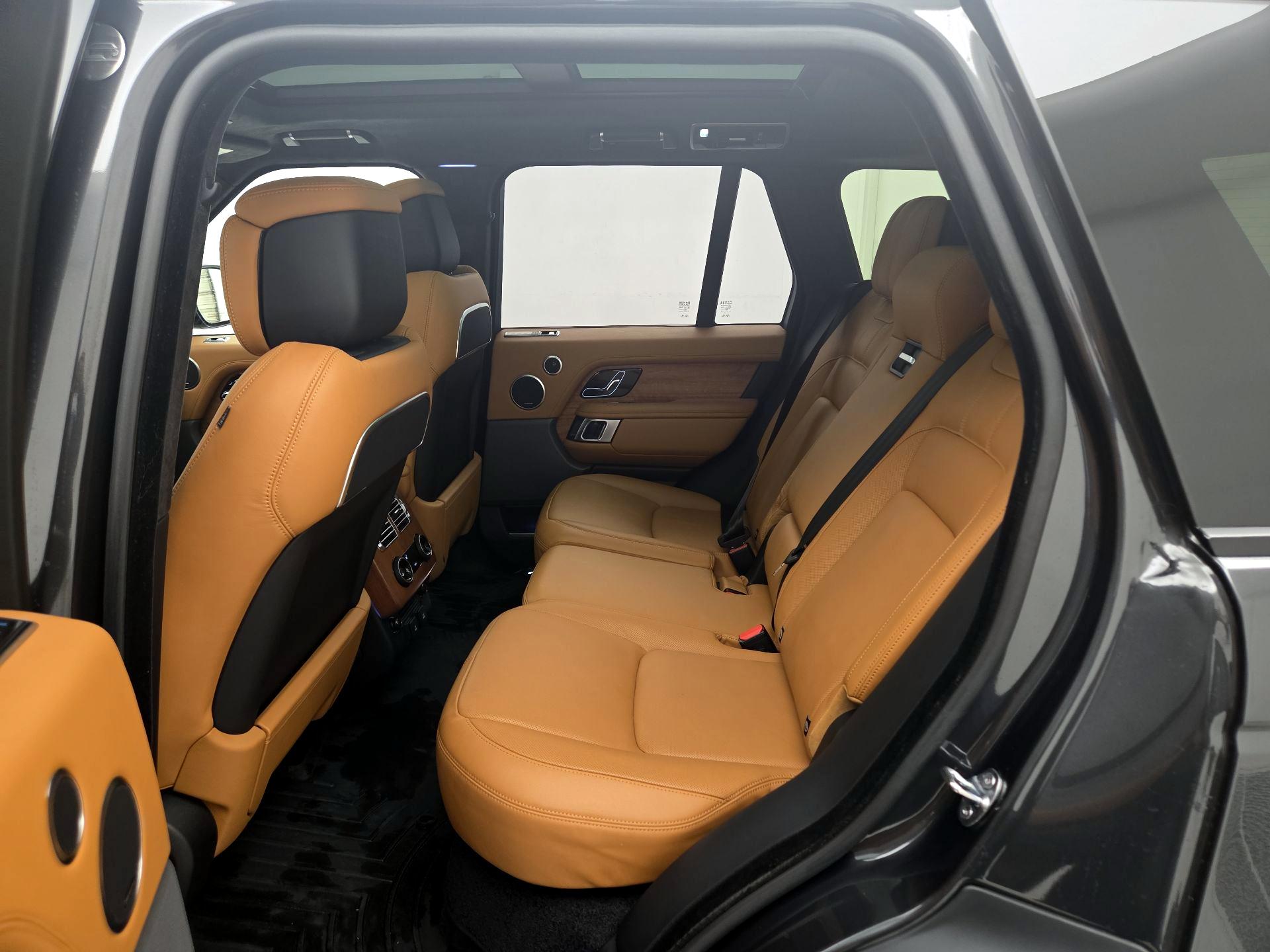 Thumbnail: 2018 Land Rover Range Rover - 20