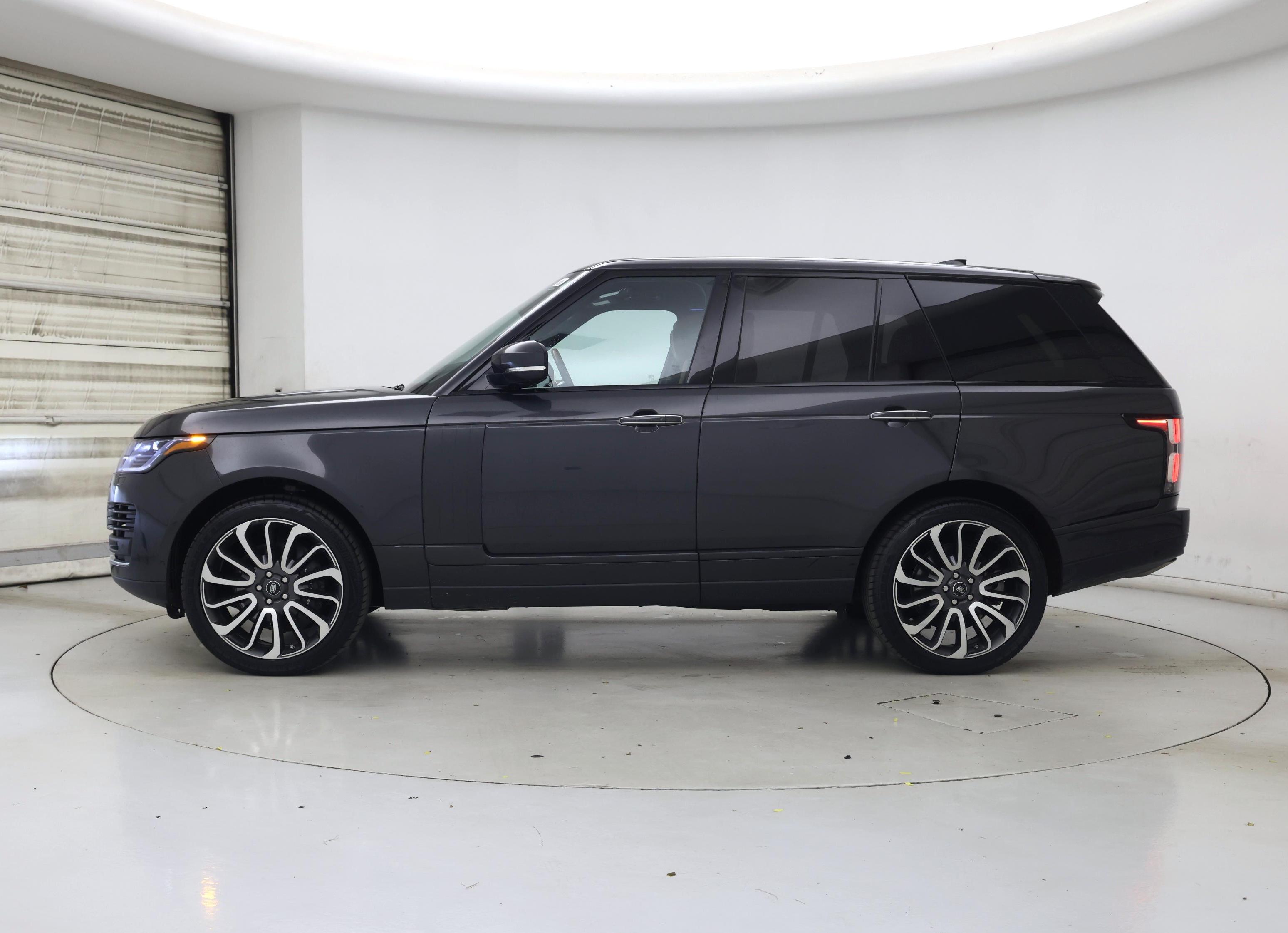 Thumbnail: 2018 Land Rover Range Rover - 3