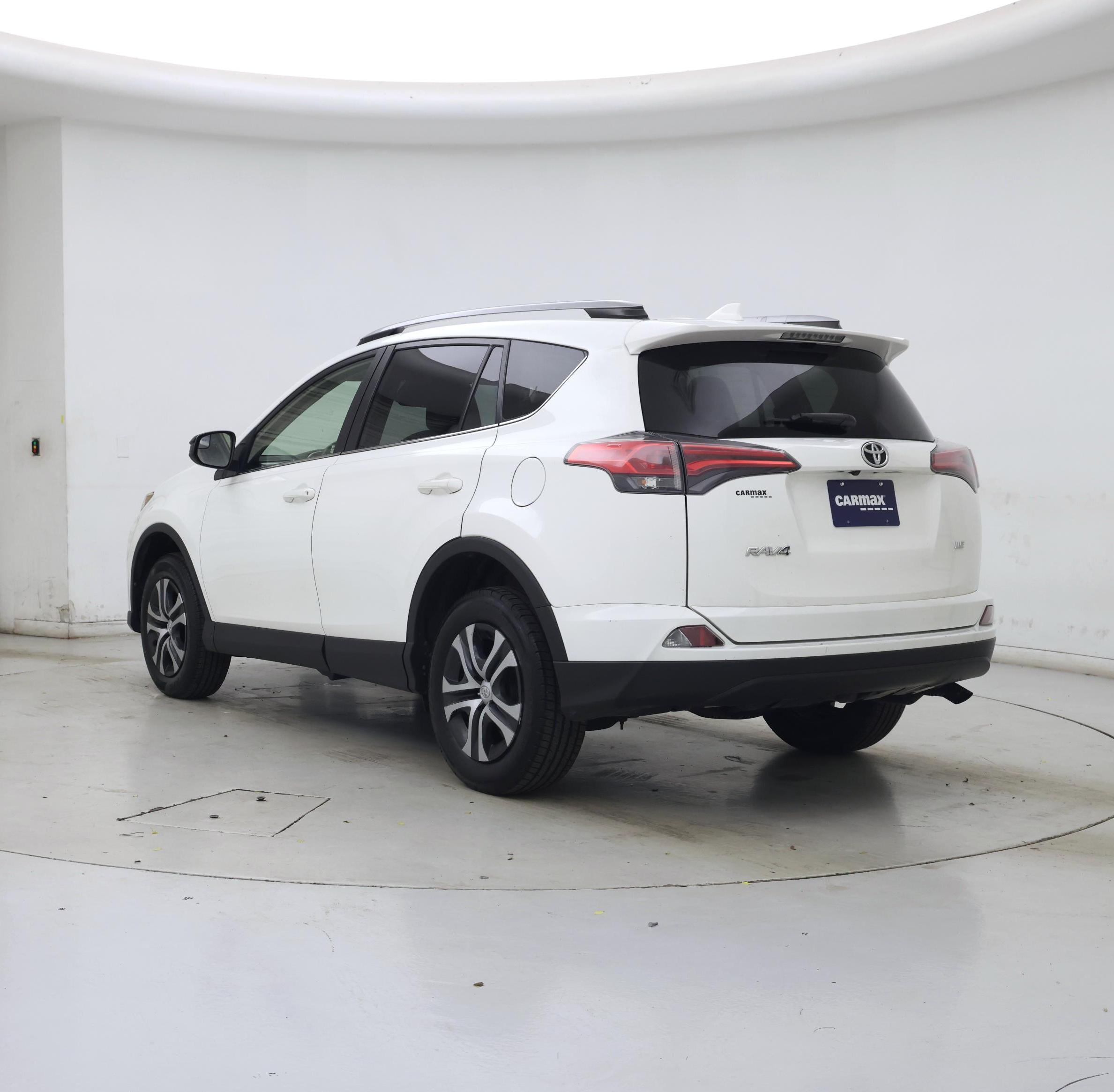 Thumbnail: 2017 Toyota RAV4 - 2