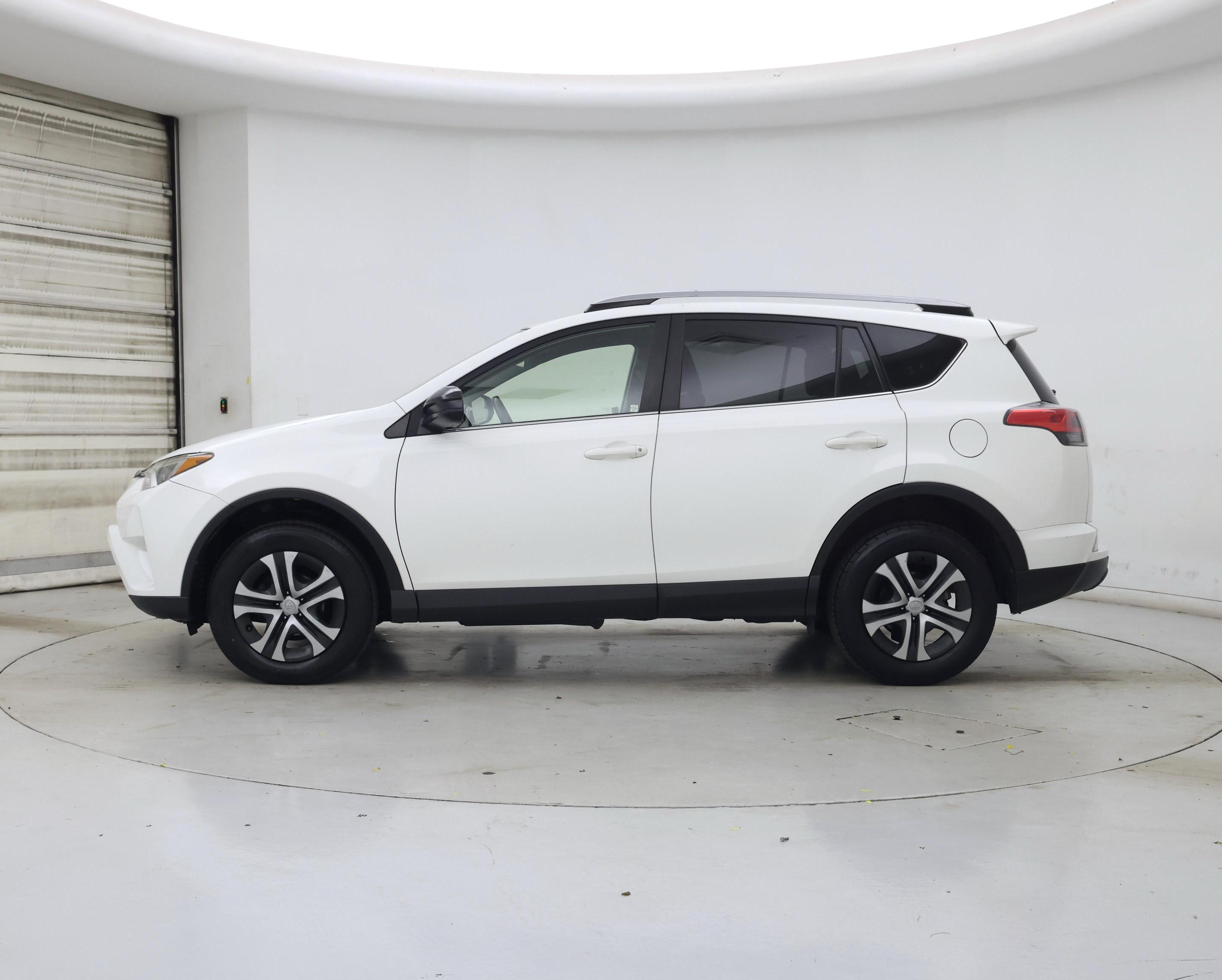 Thumbnail: 2017 Toyota RAV4 - 3