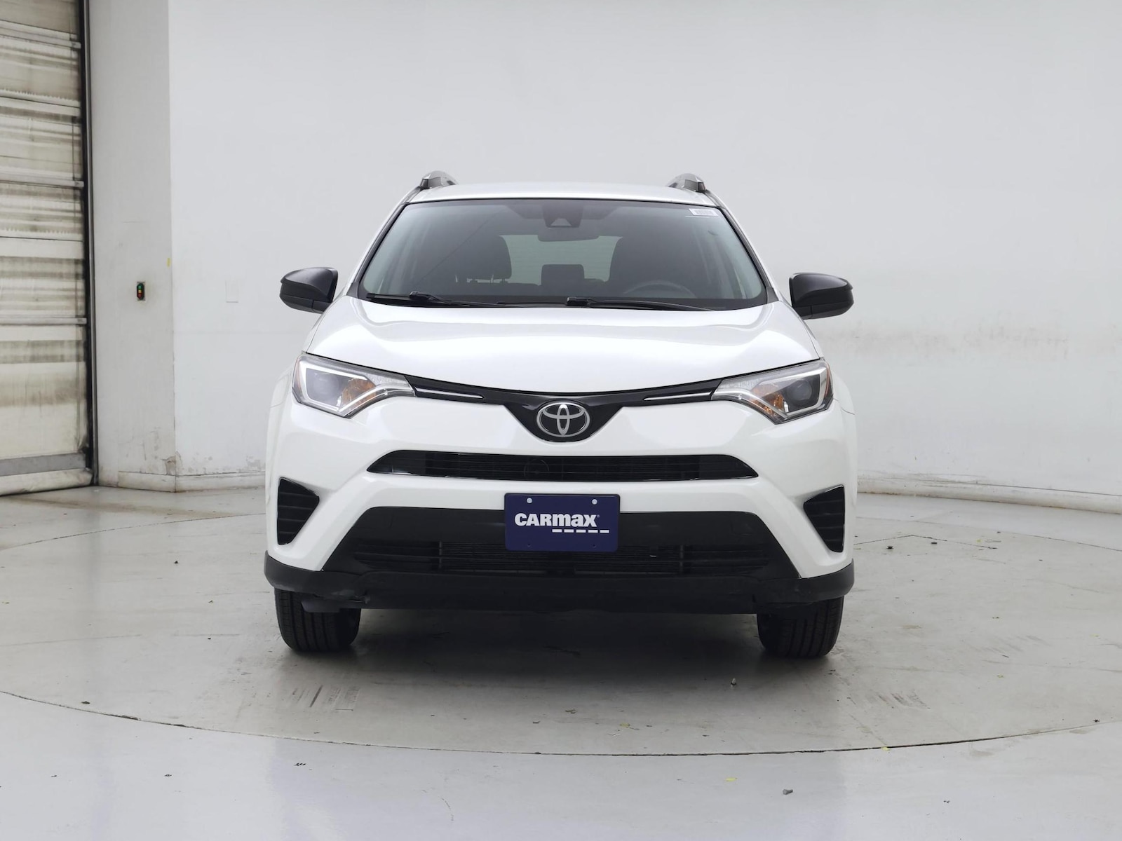 2017 Toyota RAV4 LE - Photo 6