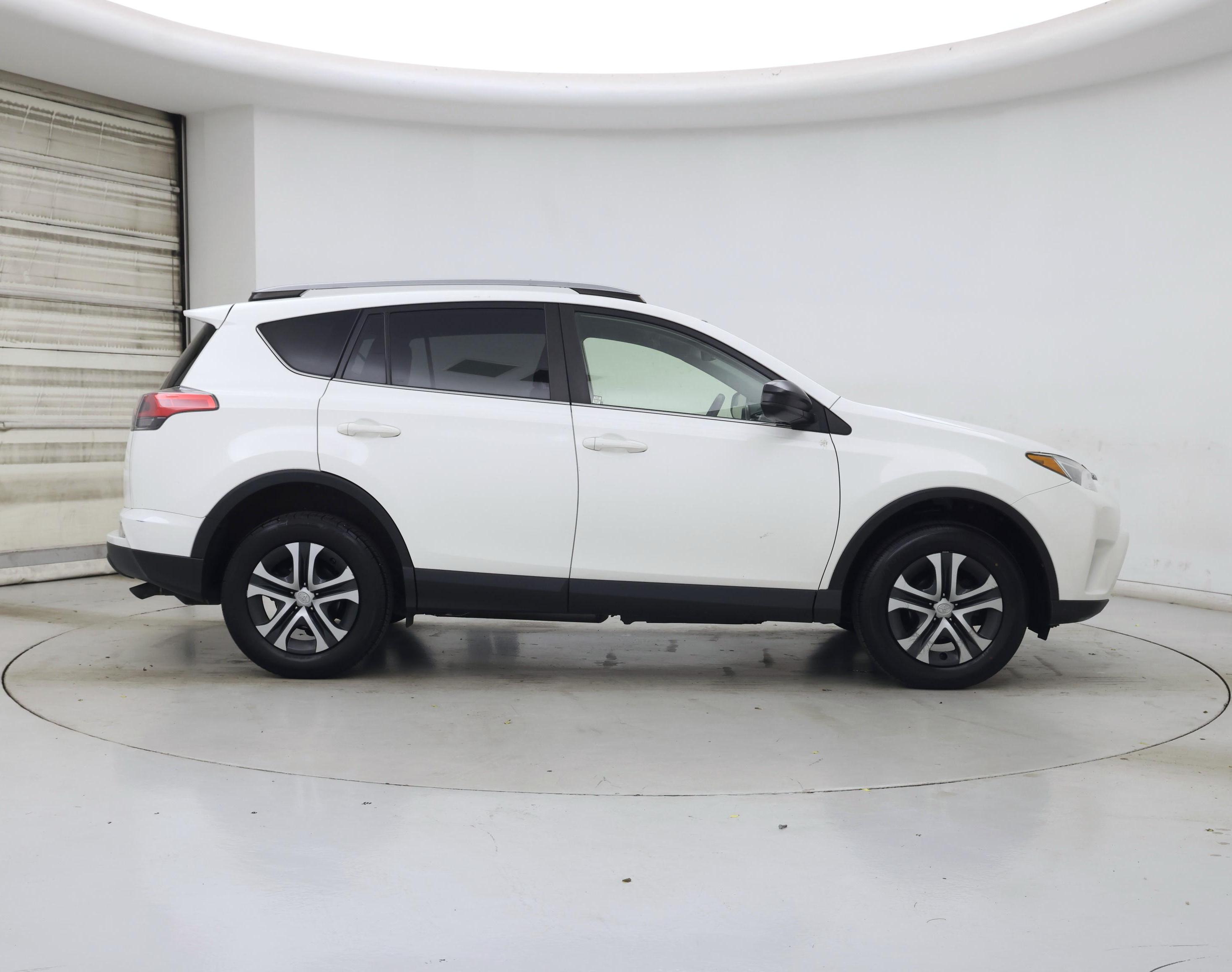 Thumbnail: 2017 Toyota RAV4 - 7