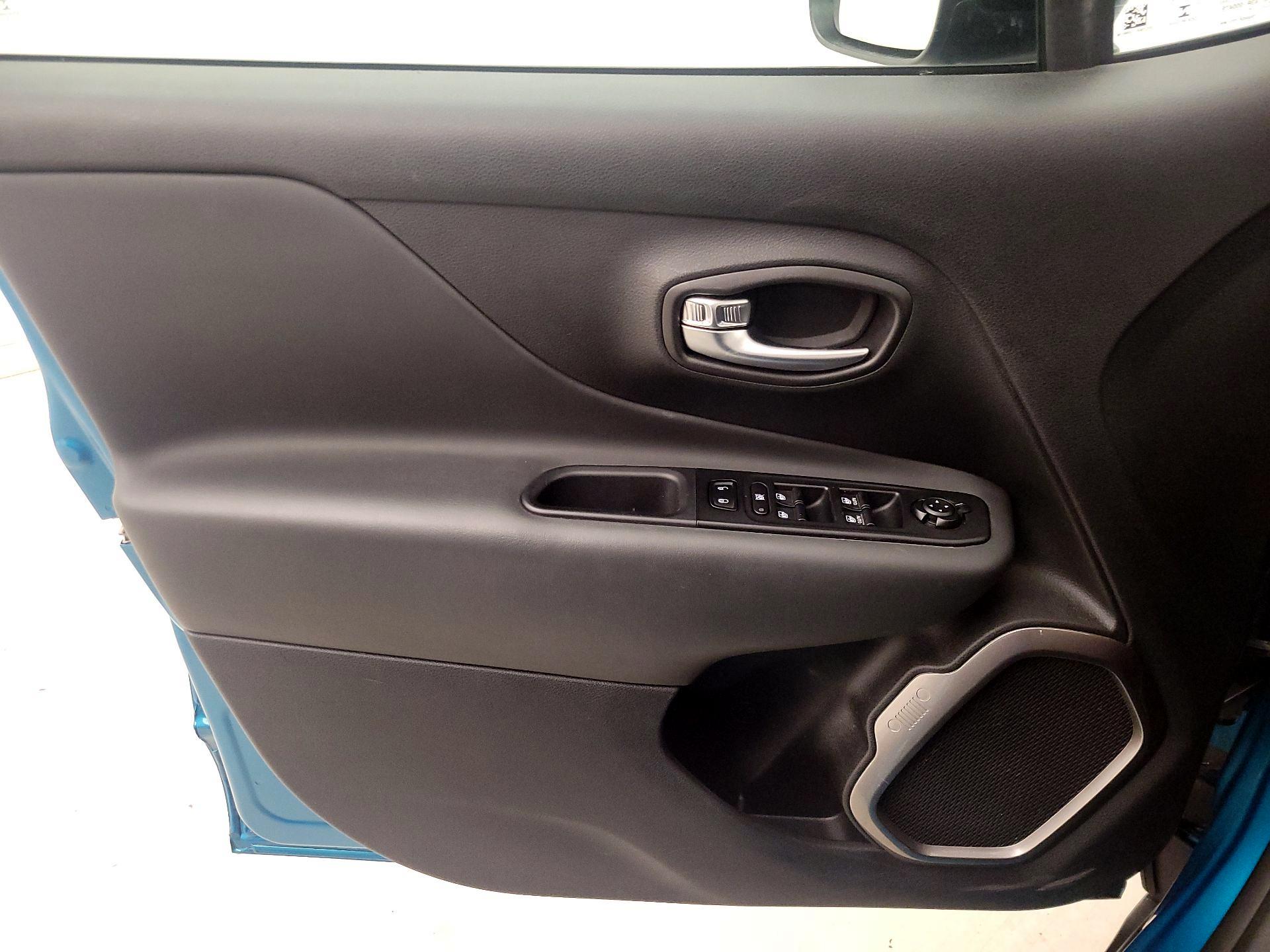 Thumbnail: 2022 Jeep Renegade - 12