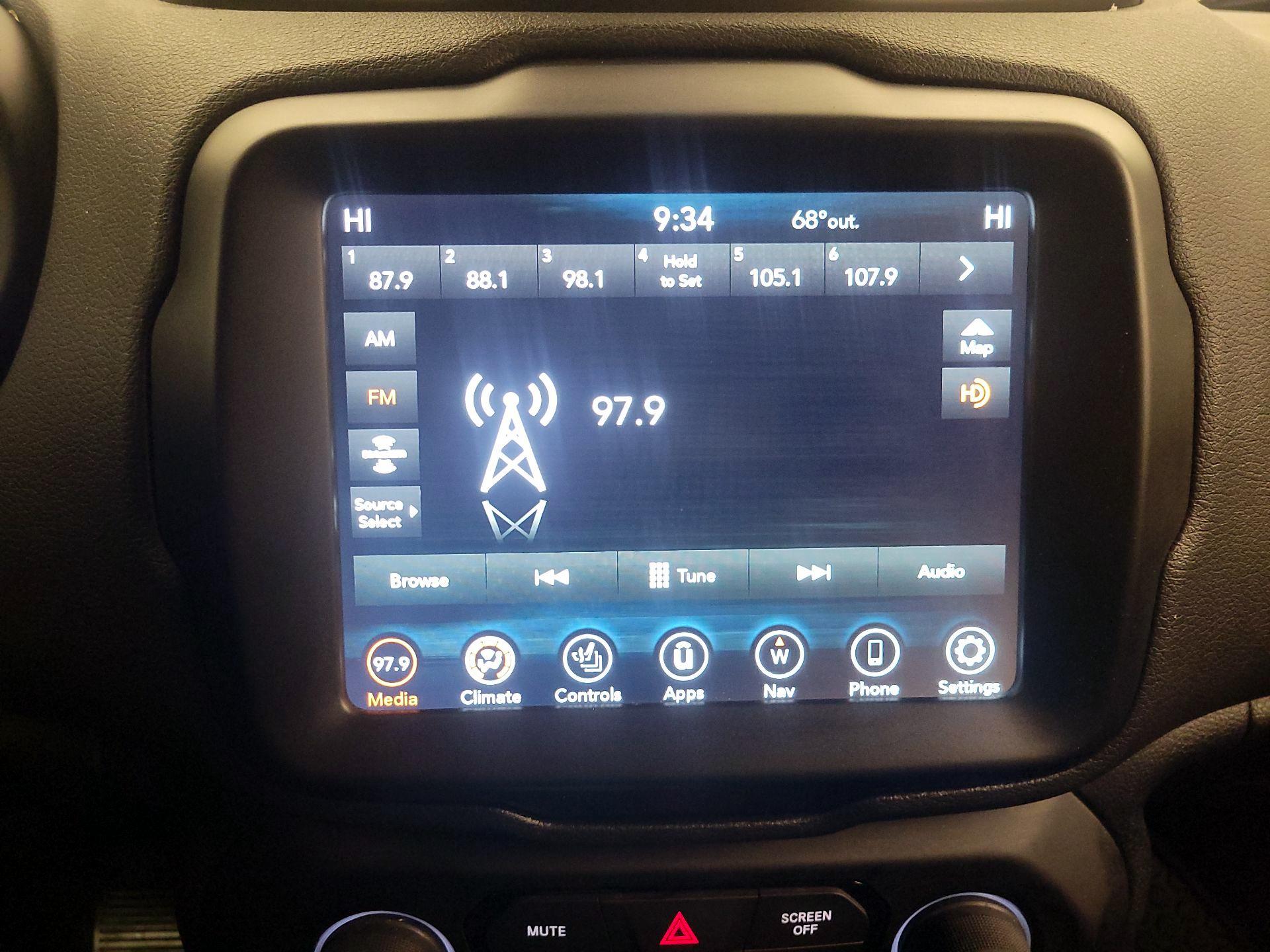 Thumbnail: 2022 Jeep Renegade - 16