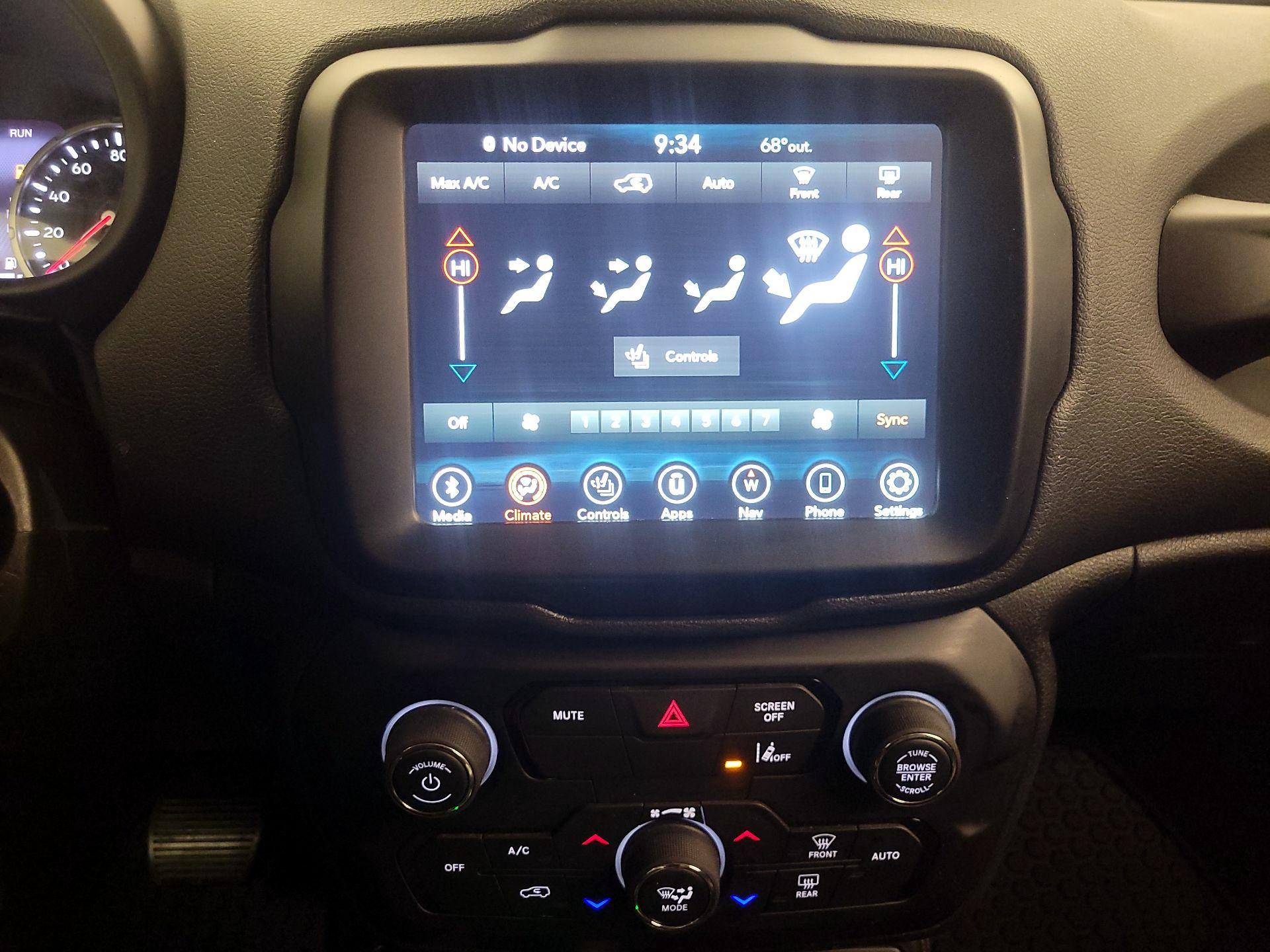 Thumbnail: 2022 Jeep Renegade - 17