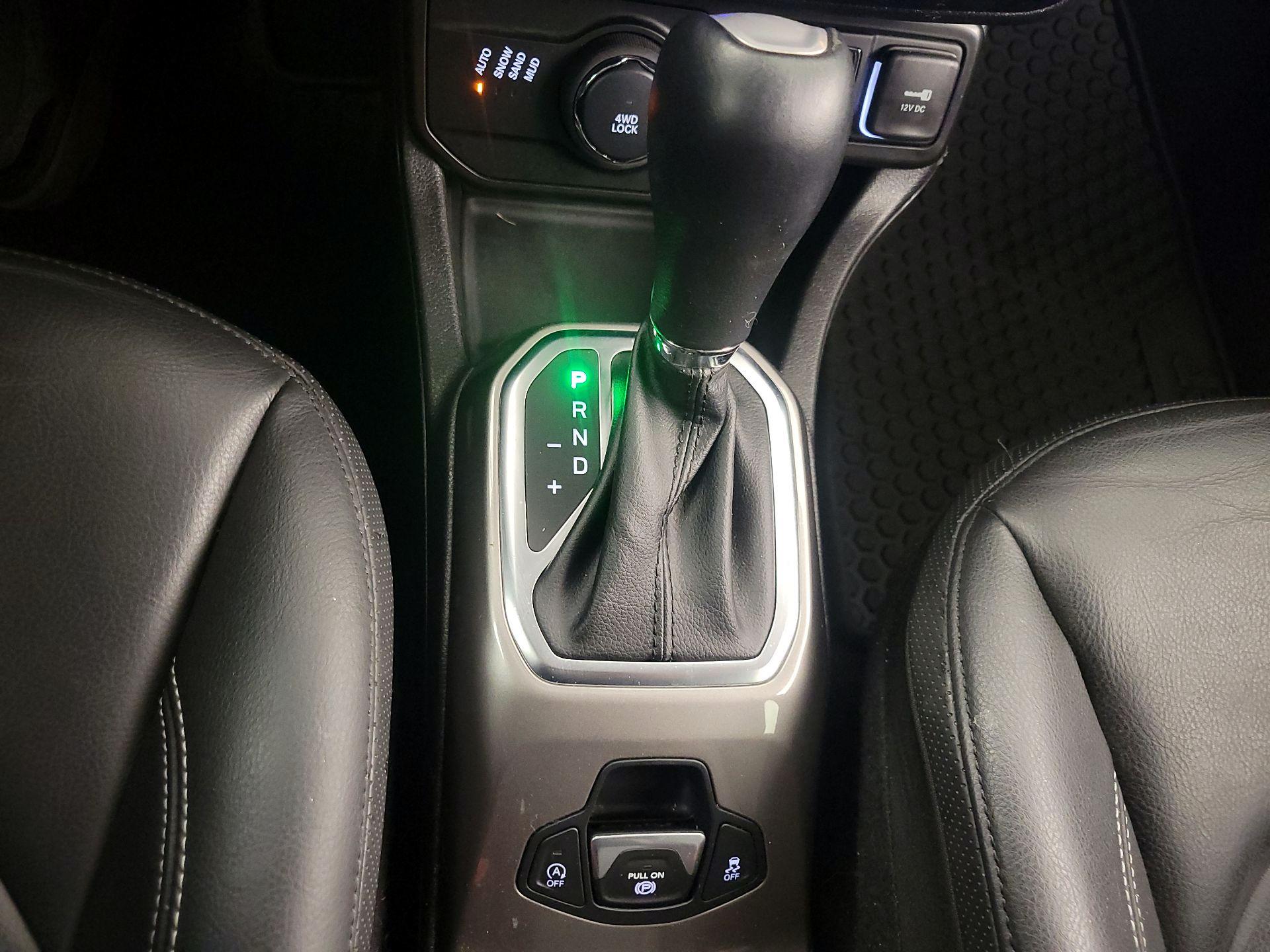 Thumbnail: 2022 Jeep Renegade - 18