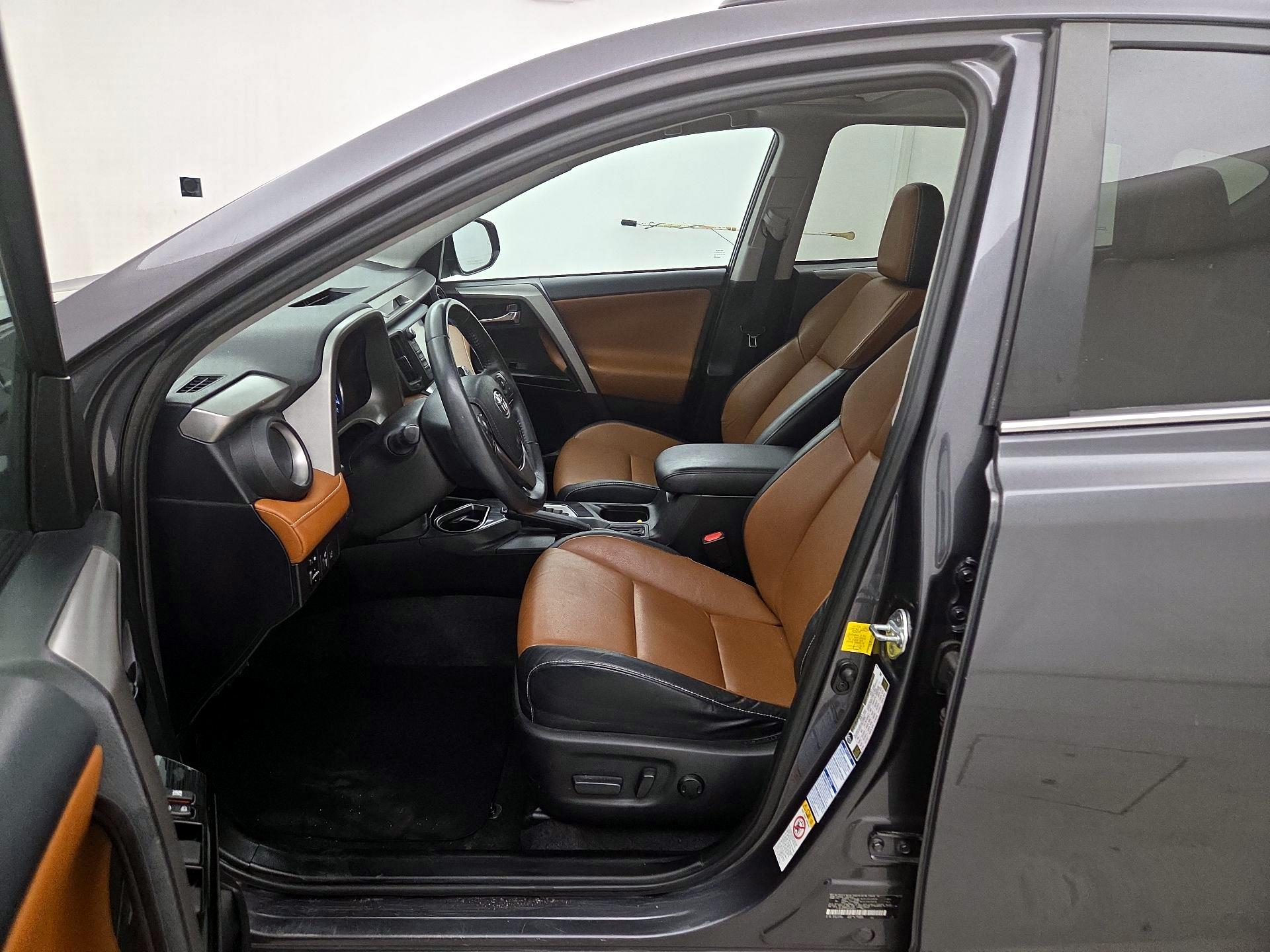 Thumbnail: 2016 Toyota RAV4 - 11