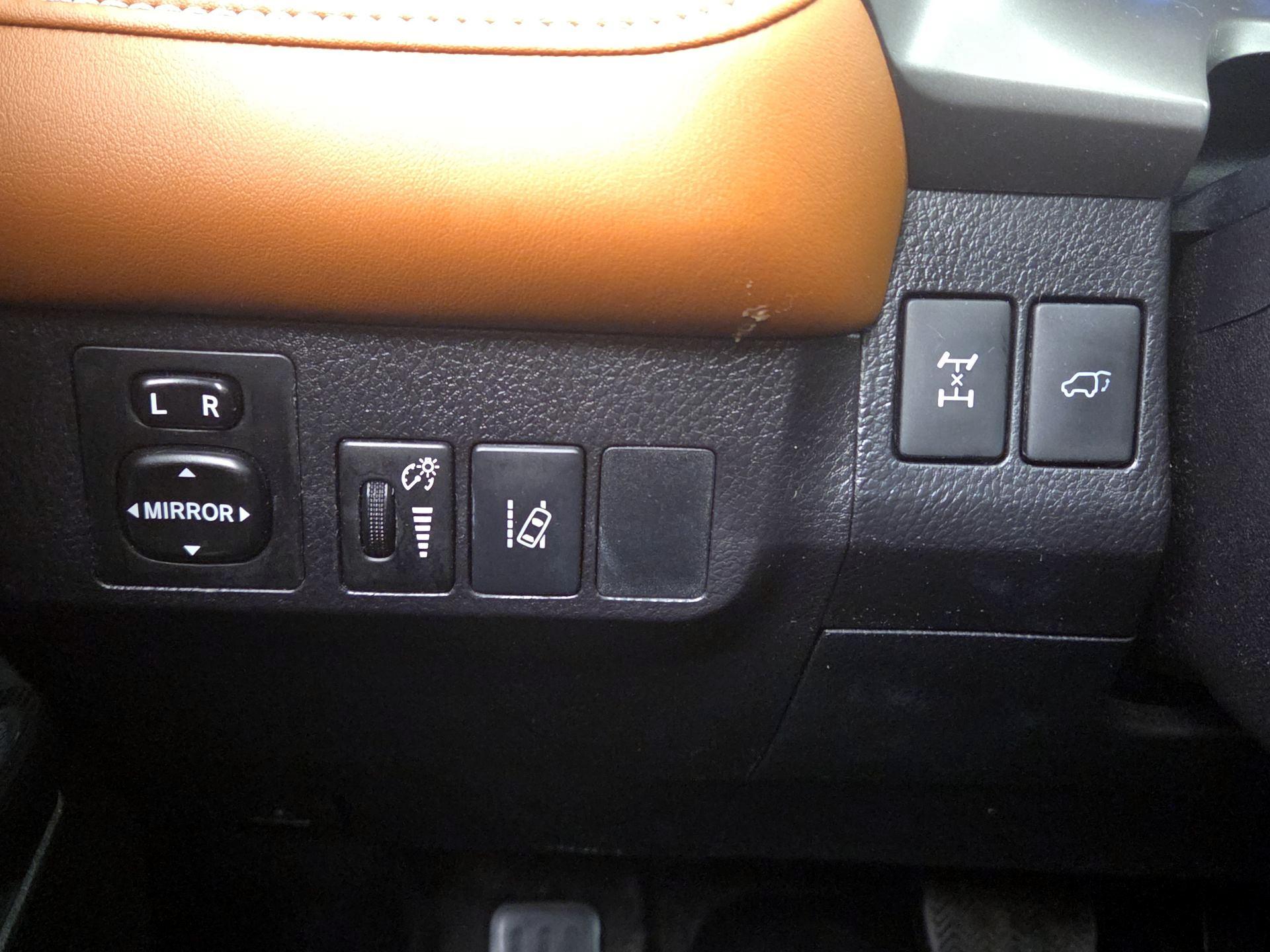 Thumbnail: 2016 Toyota RAV4 - 13