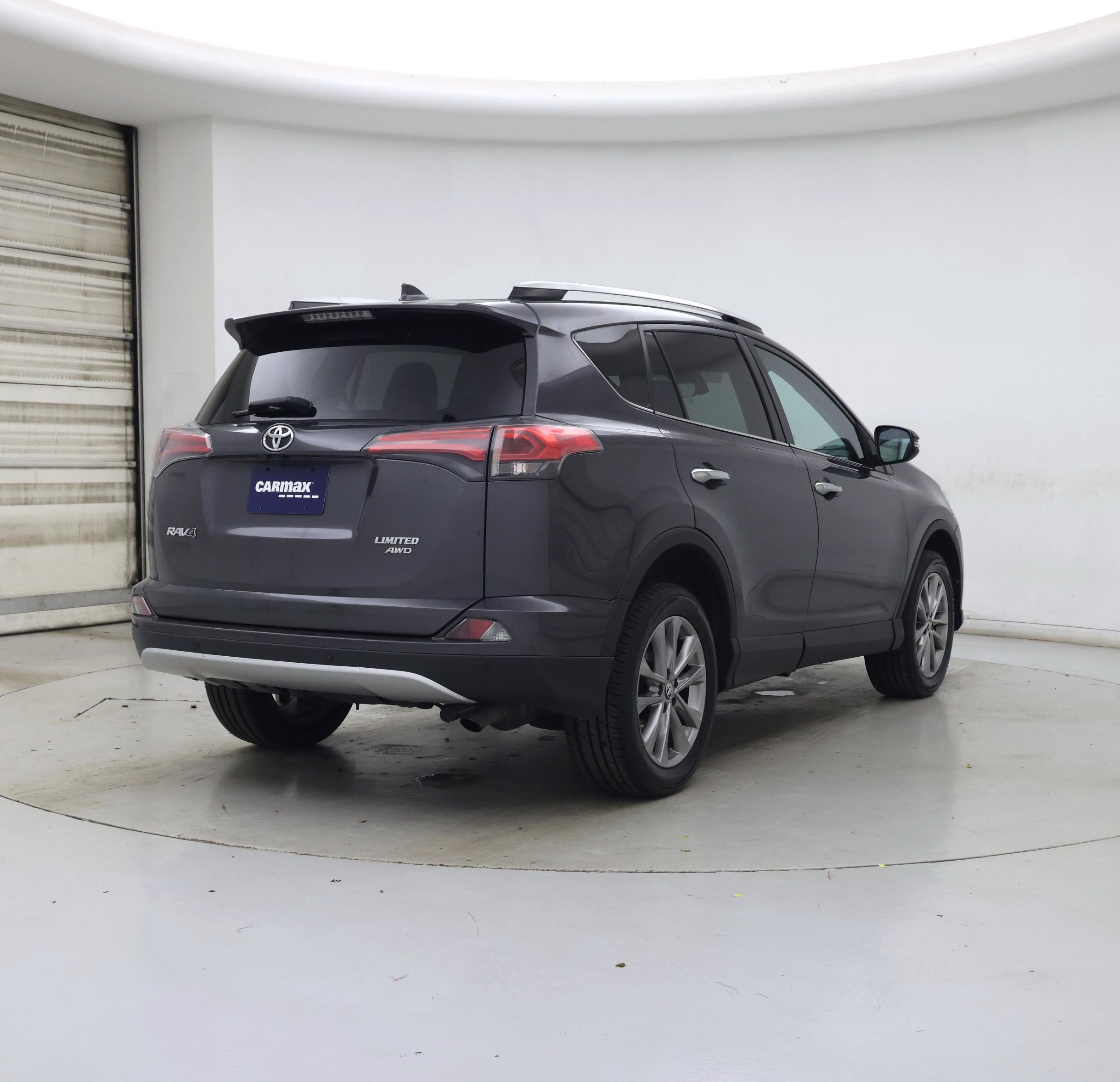 Thumbnail: 2016 Toyota RAV4 - 8