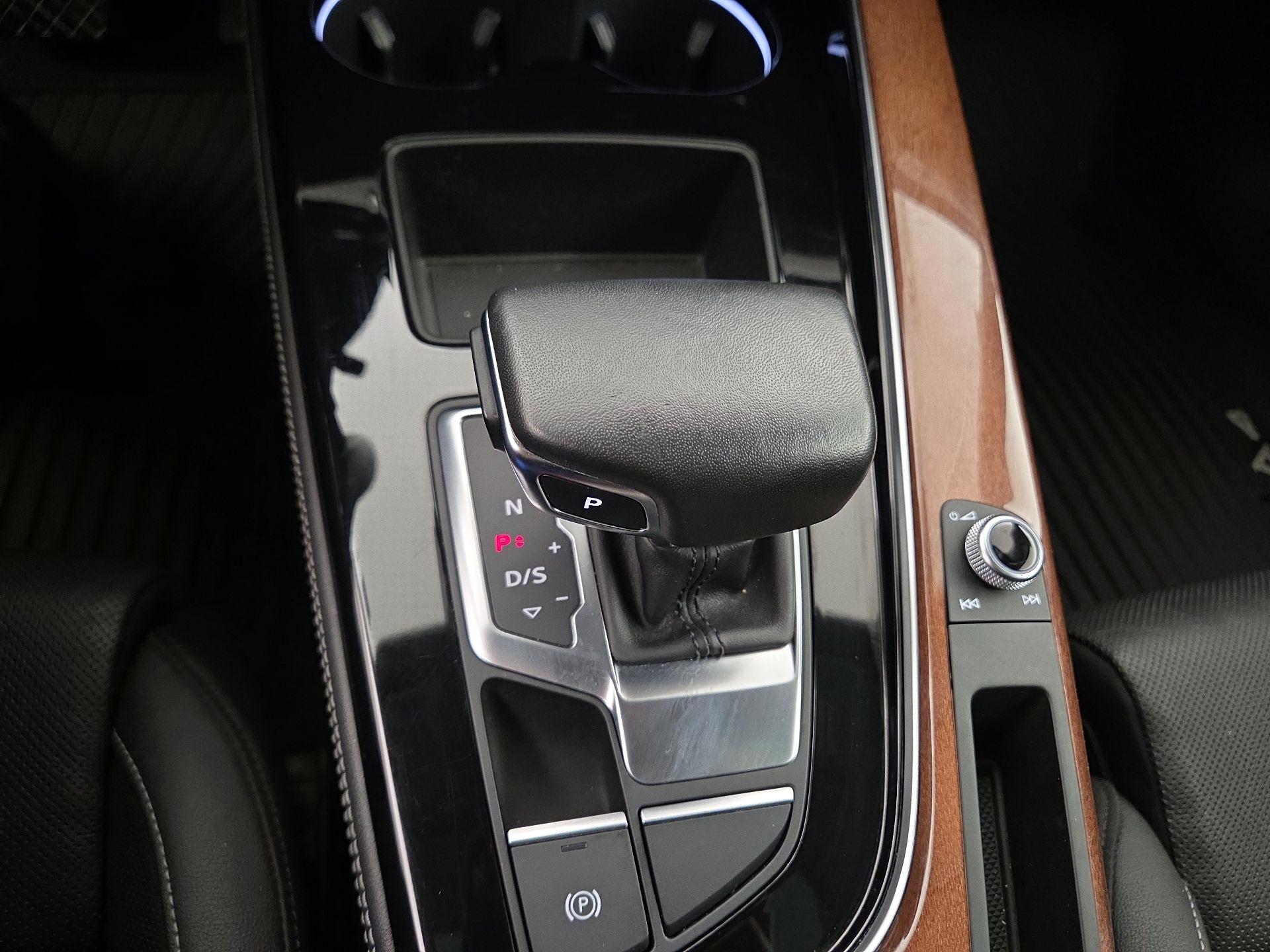 Thumbnail: 2023 Audi A4 - 18