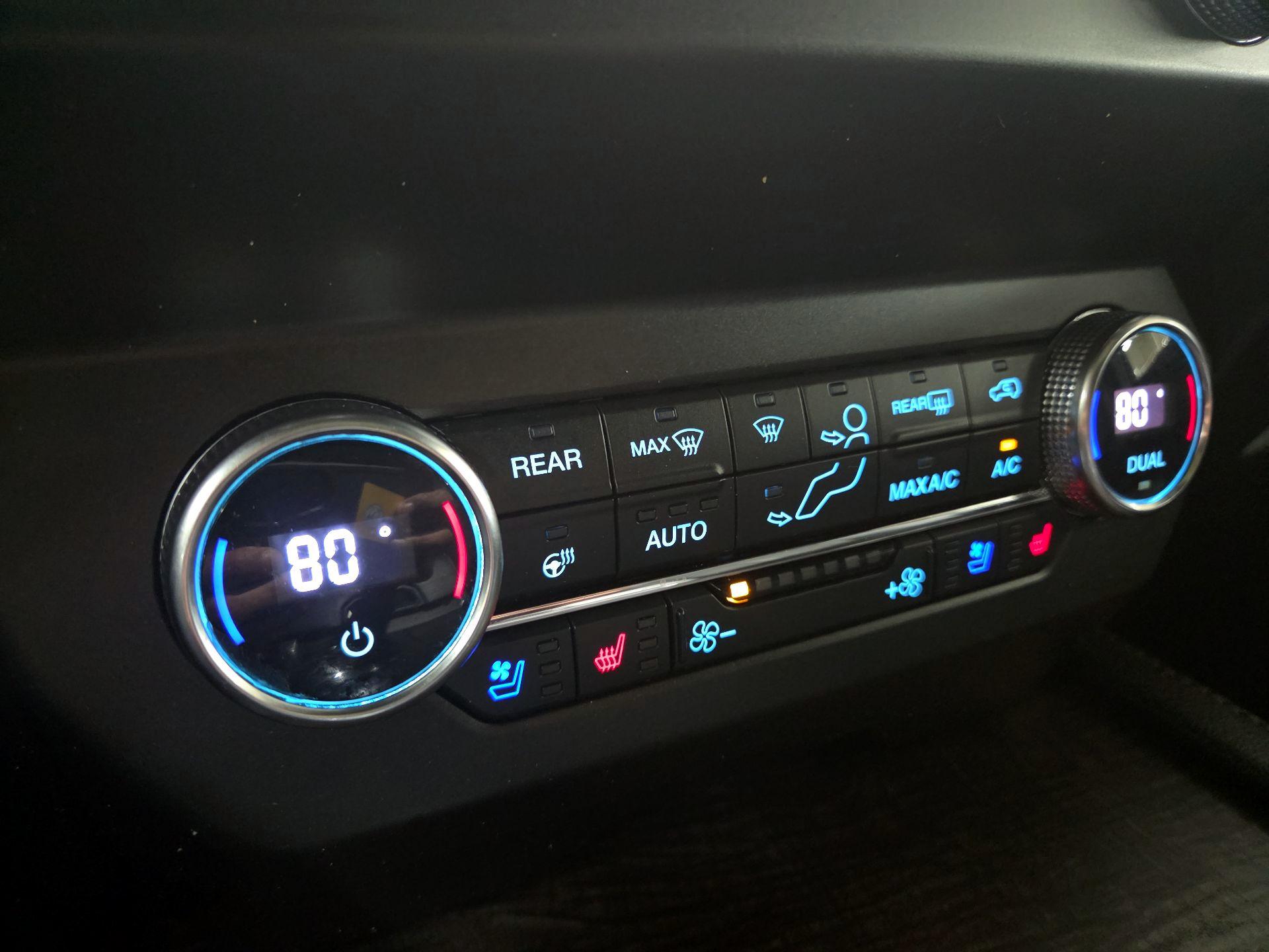 Thumbnail: 2020 Ford Expedition - 17