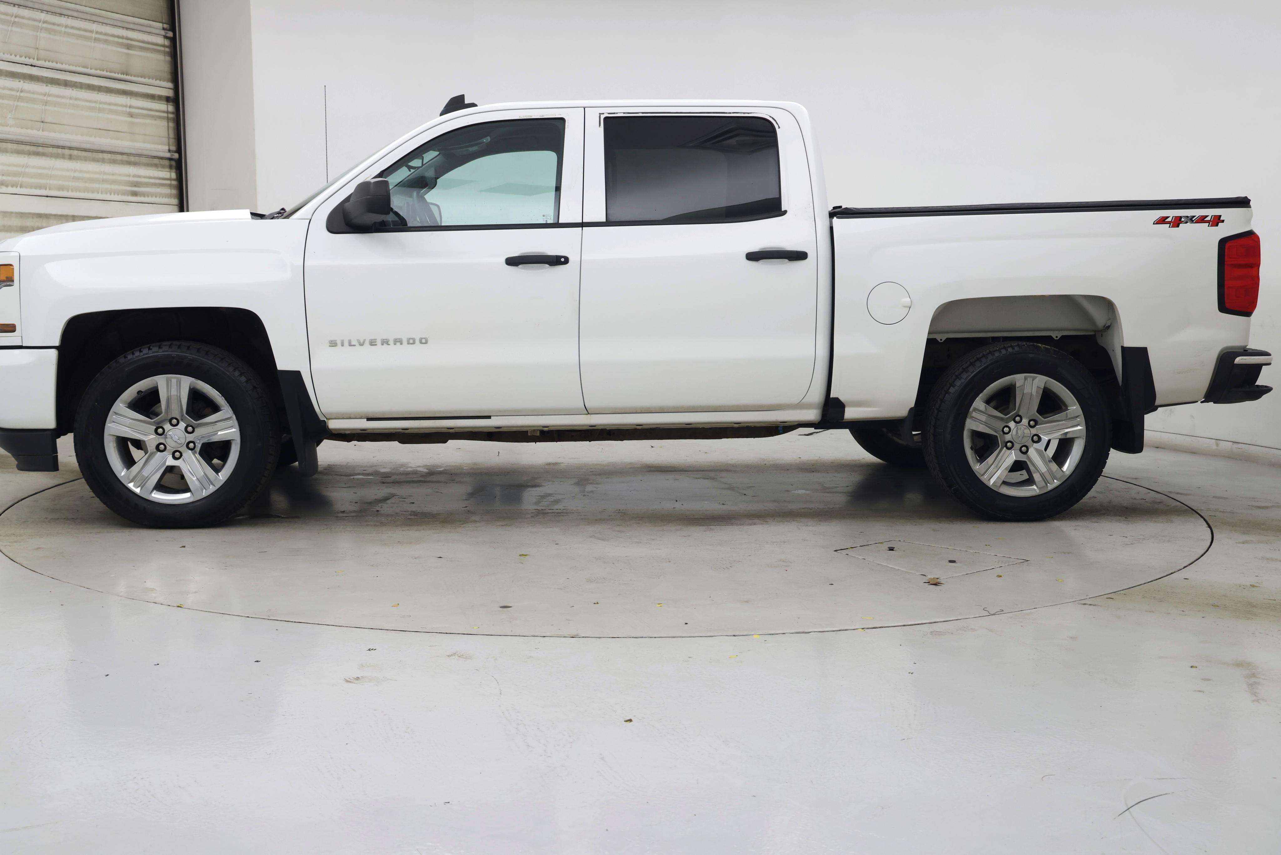 Thumbnail: 2018 Chevrolet Silverado 1500 - 3