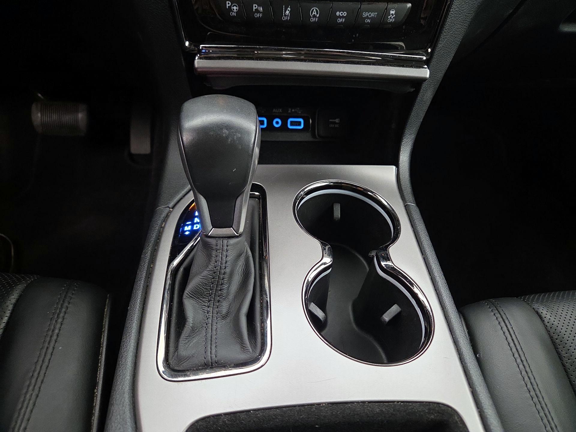 Thumbnail: 2019 Jeep Grand Cherokee - 18