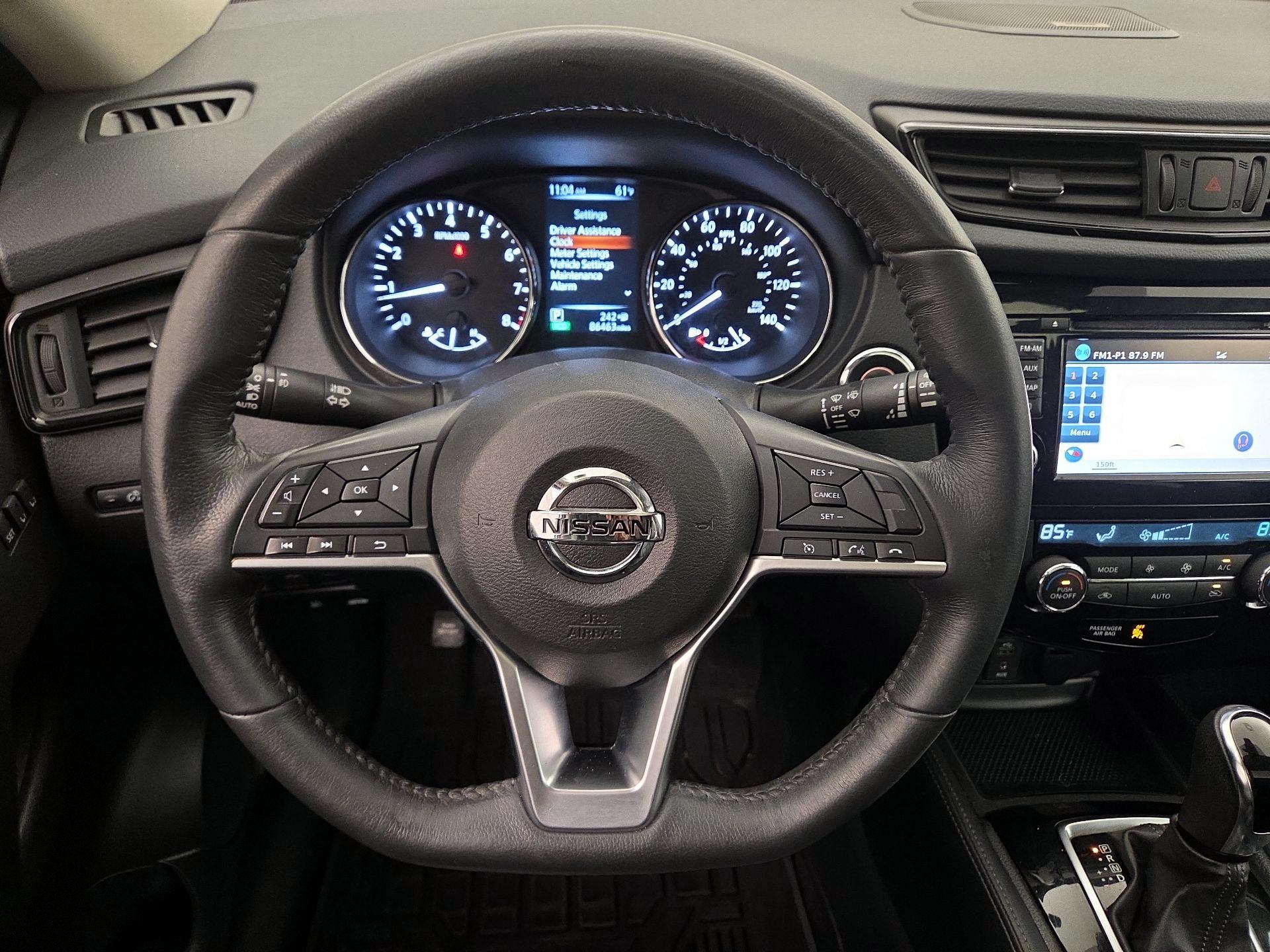 Thumbnail: 2017 Nissan Rogue - 10