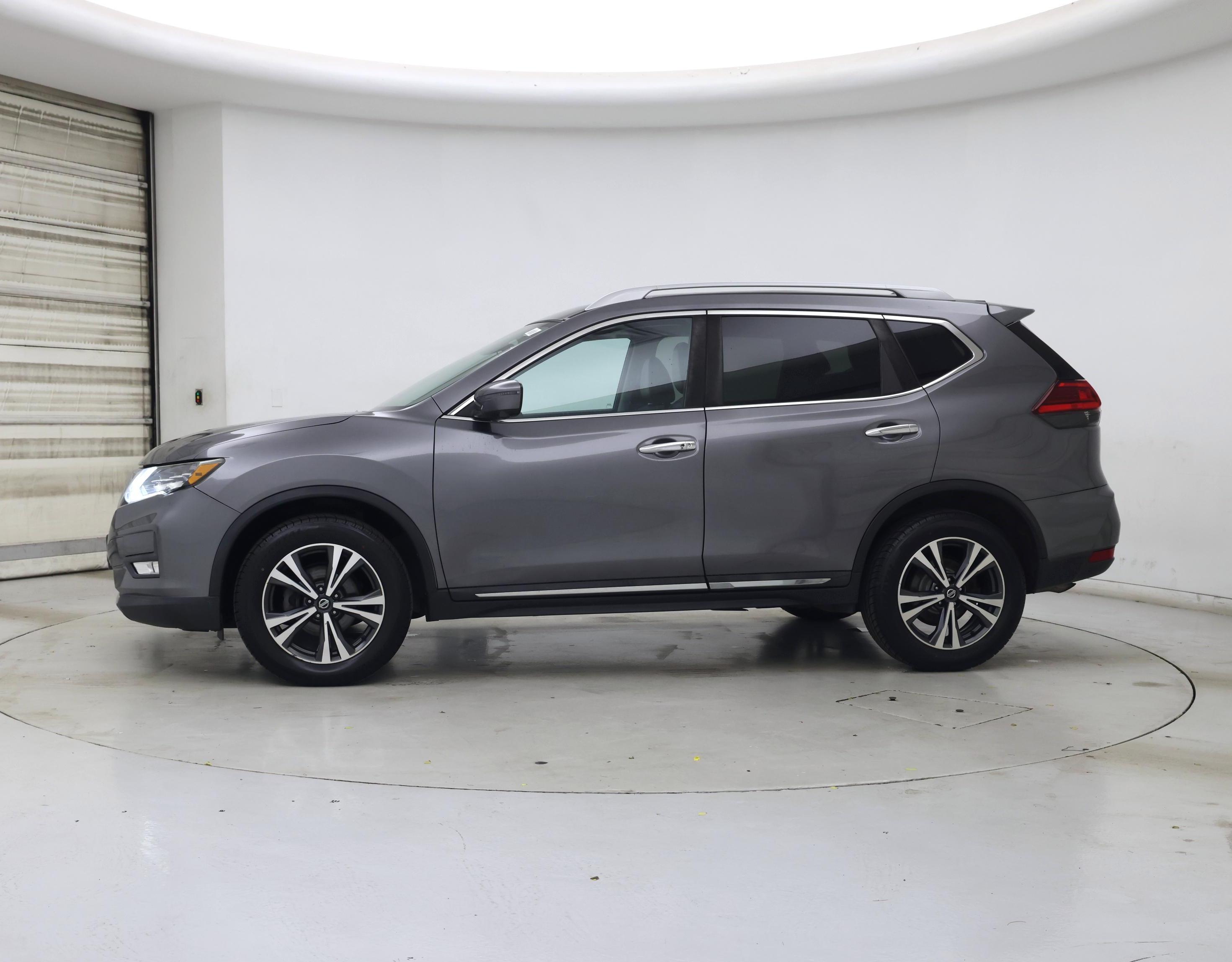 Thumbnail: 2017 Nissan Rogue - 3
