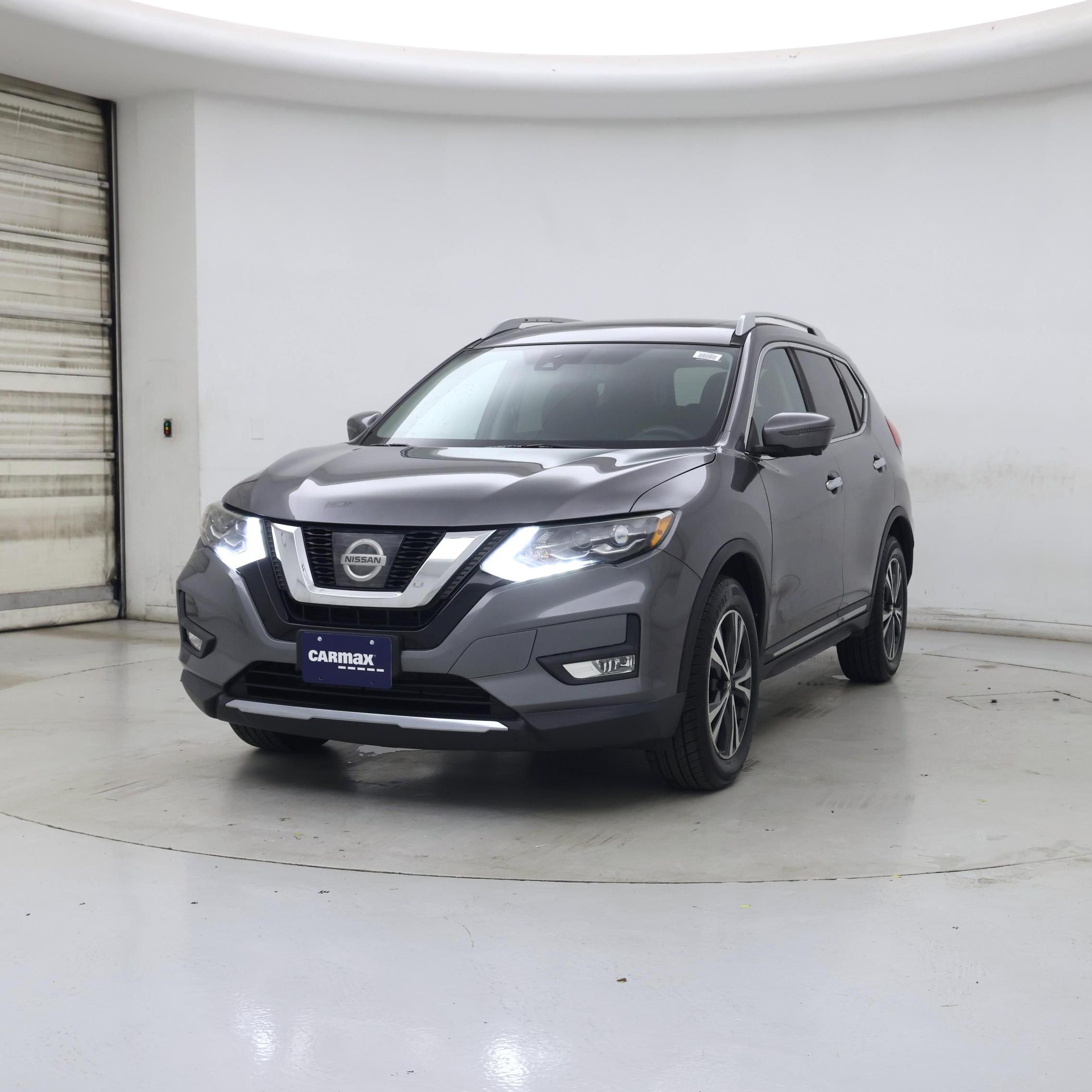 Thumbnail: 2017 Nissan Rogue - 4