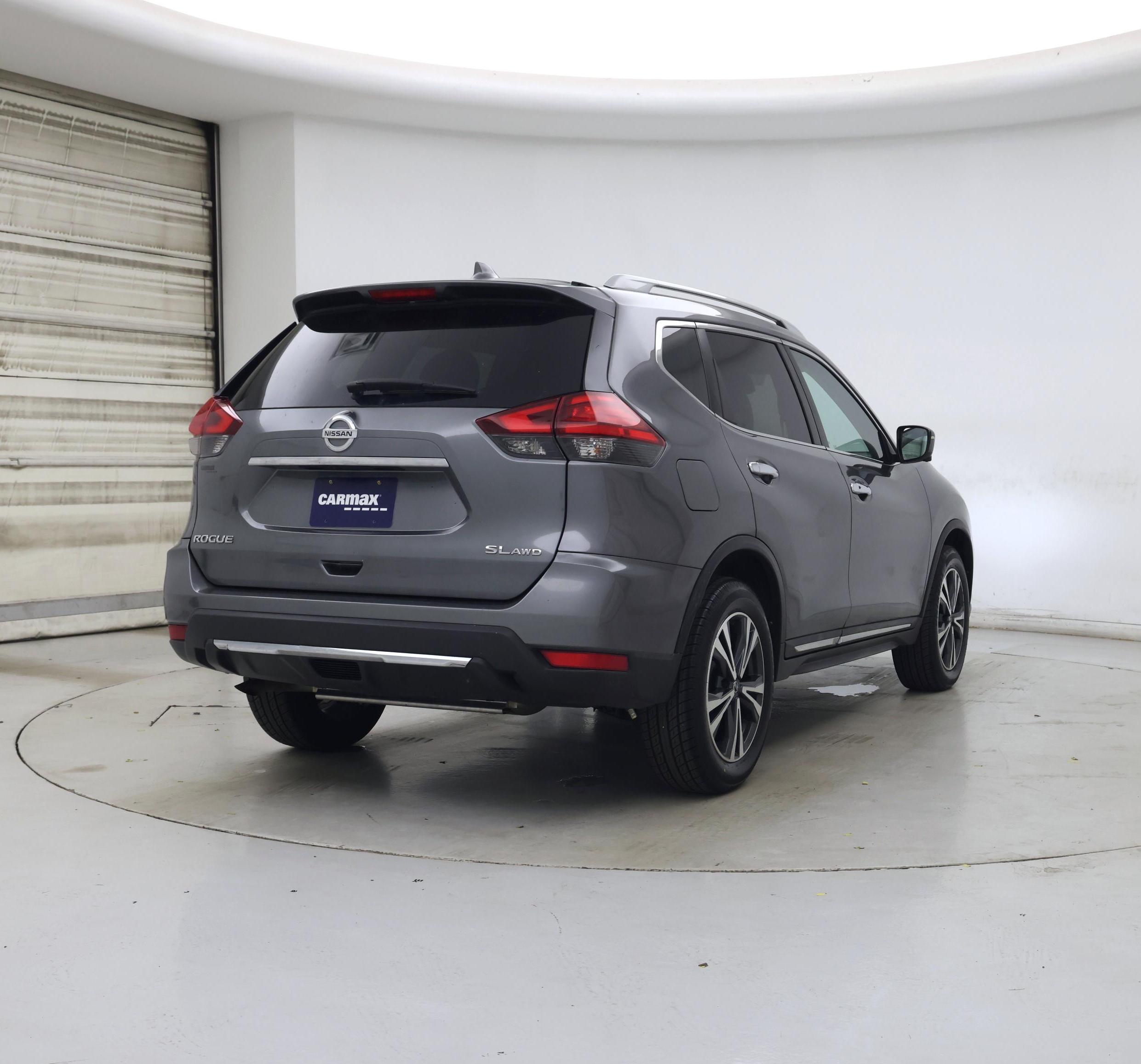 Thumbnail: 2017 Nissan Rogue - 8