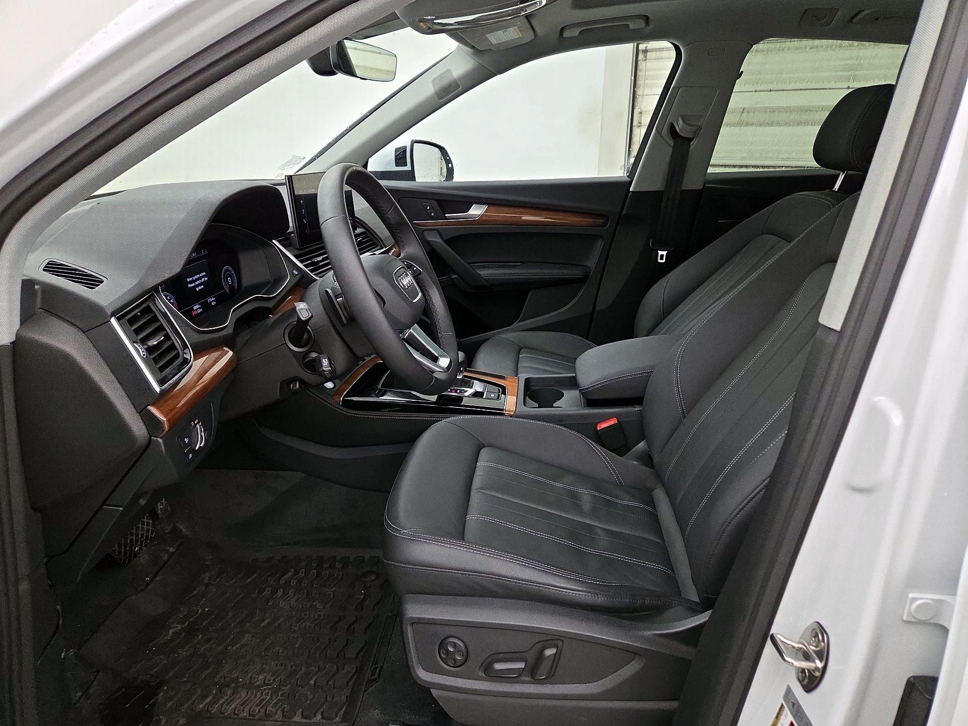 Thumbnail: 2023 Audi Q5 - 11