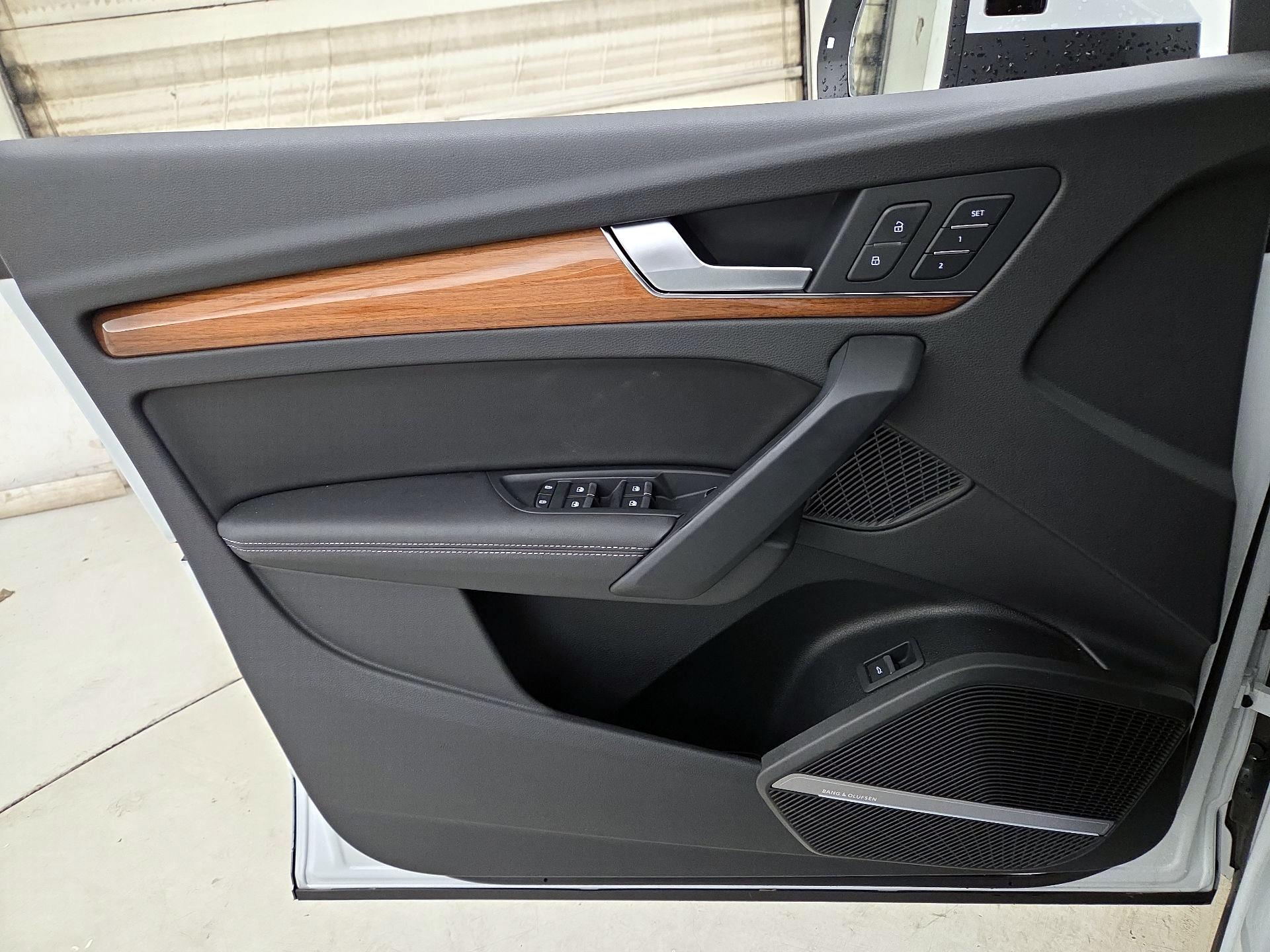 Thumbnail: 2023 Audi Q5 - 12